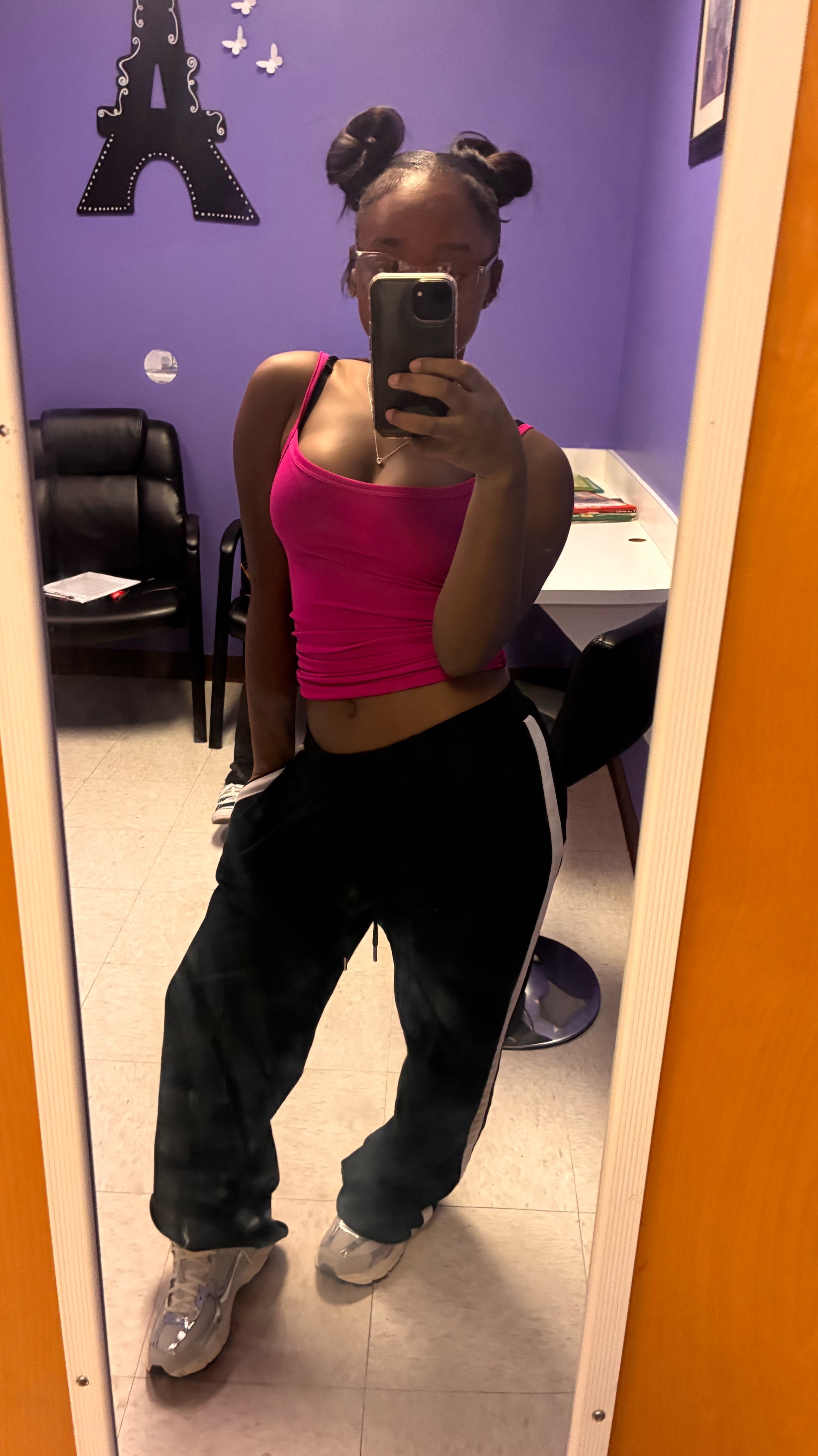 @sneakytayshh