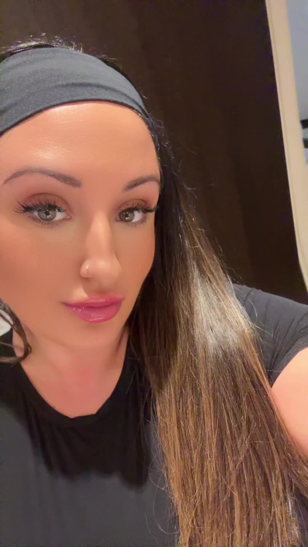 @0StephyB