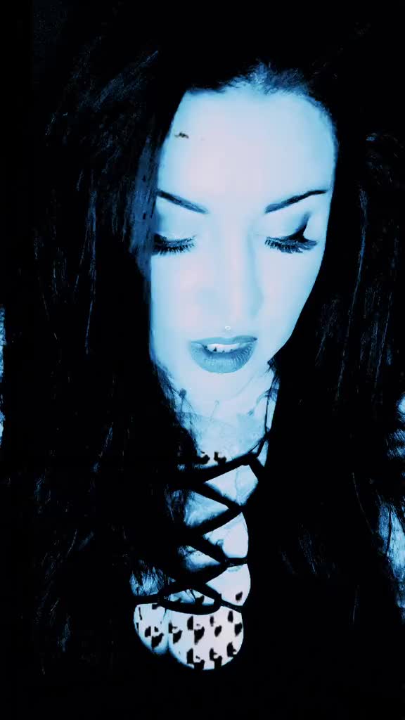 @🦇🥀𝕭𝖊𝖑𝖑𝖆𝖉𝖔𝖓𝖓𝖆🥀🦇