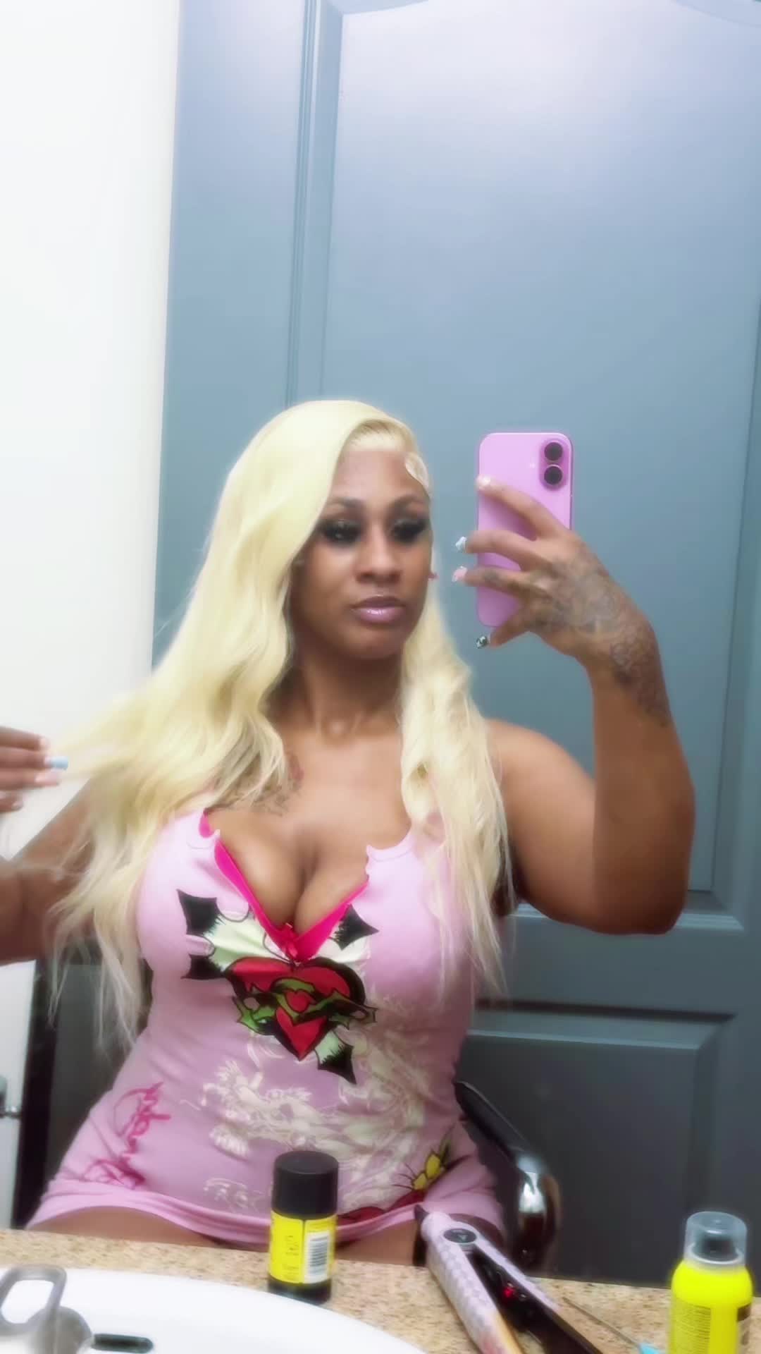 @TheBratt Dede 👸🏽💅🏽💕 .