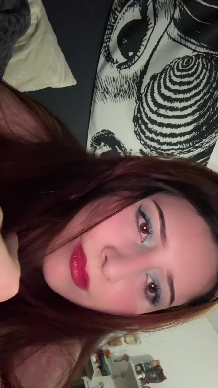 @breckonii