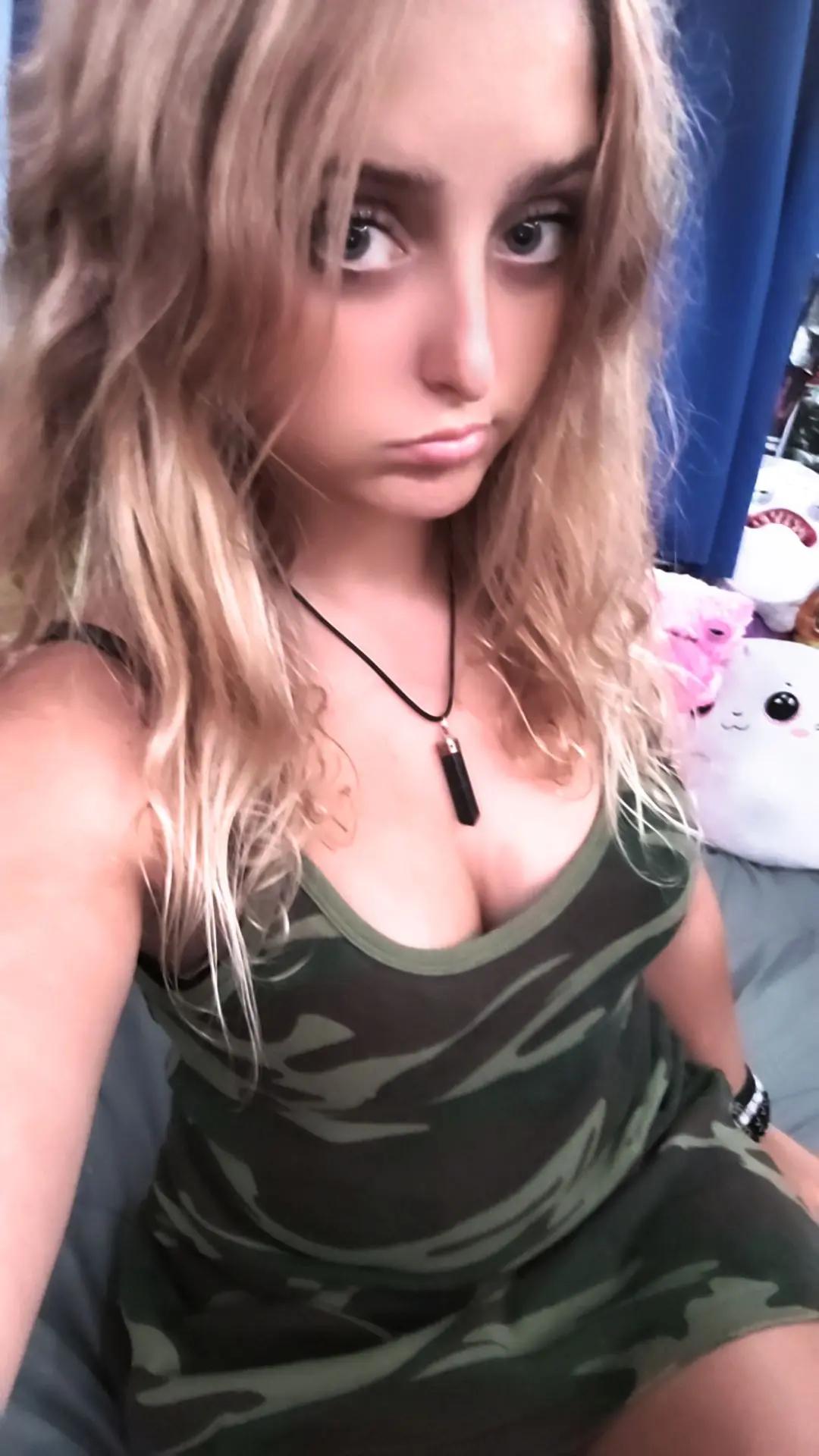 @Megan😻🖤