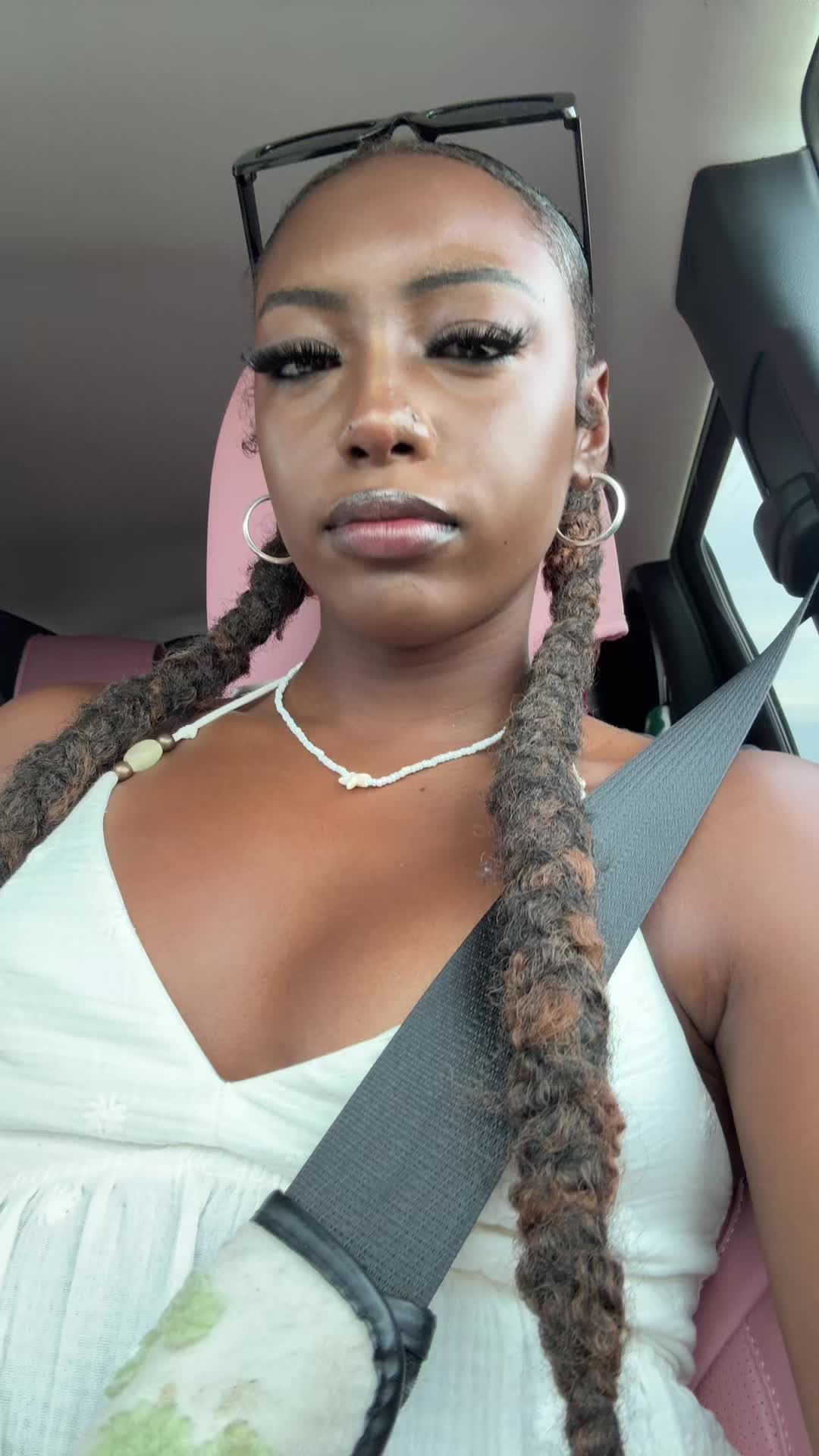 @Tamia 👩🏿&zwj;❤️&zwj;💋&zwj;👩🏿