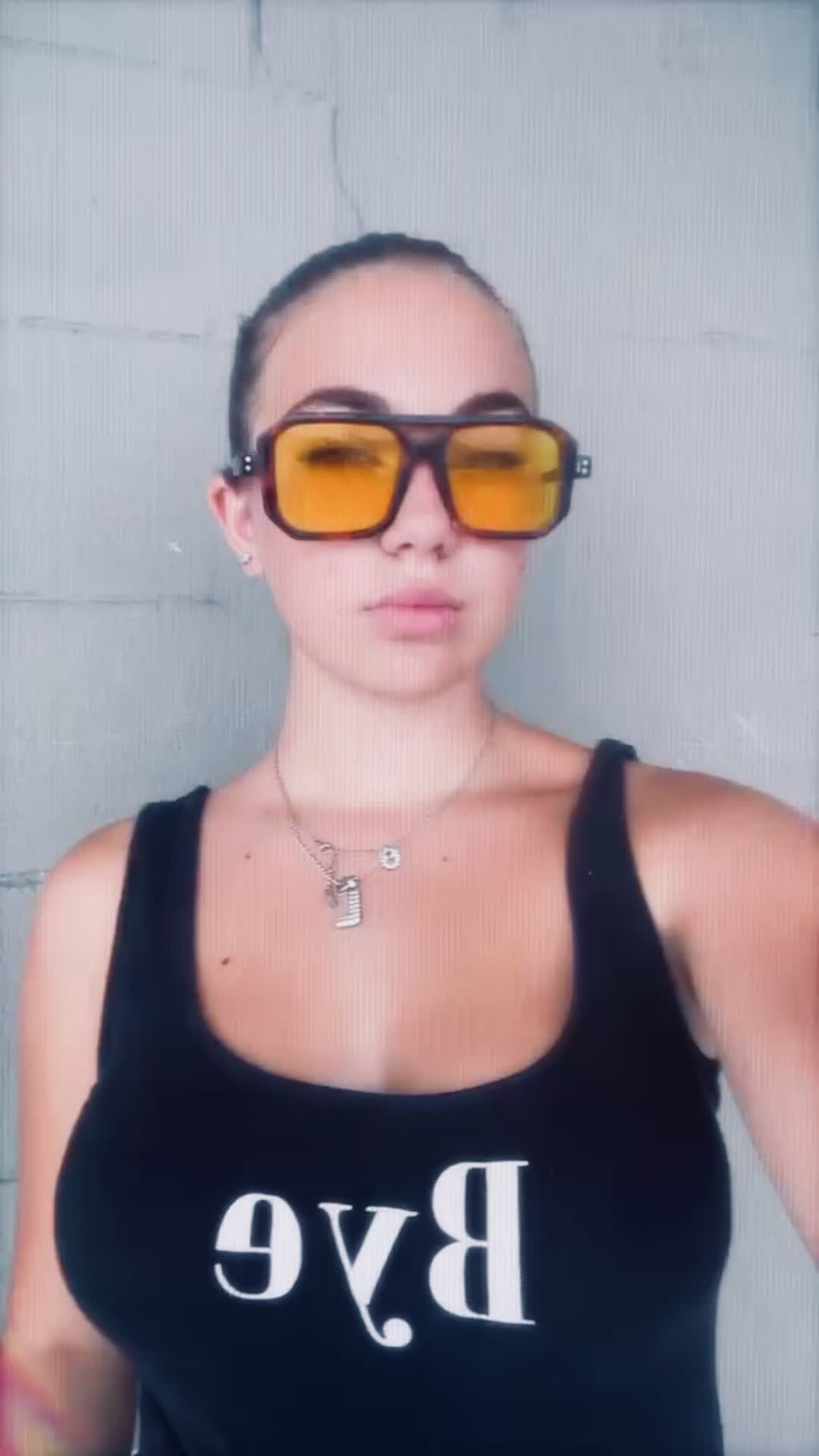 @𝓢 𝓞 𝓕 𝓘 𝓐 🌒