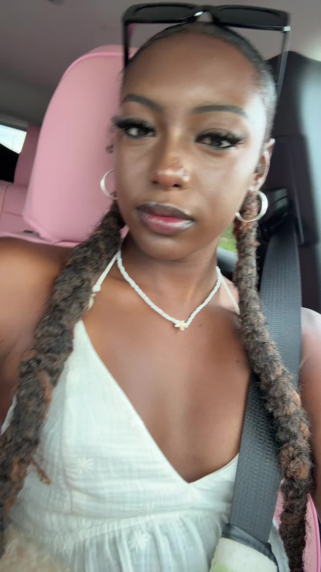 @Tamia 👩🏿&zwj;❤️&zwj;💋&zwj;👩🏿