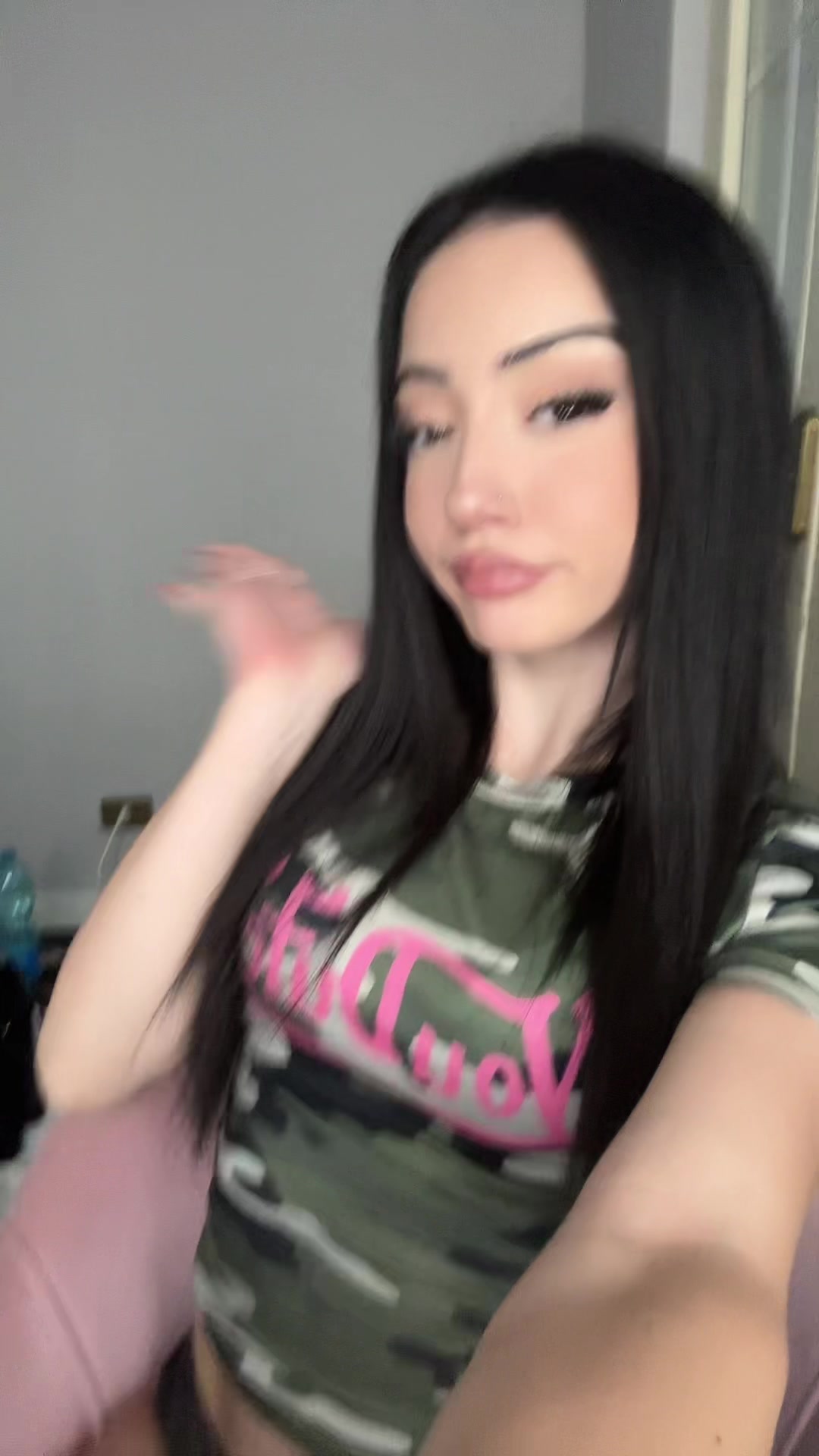 @lari📲