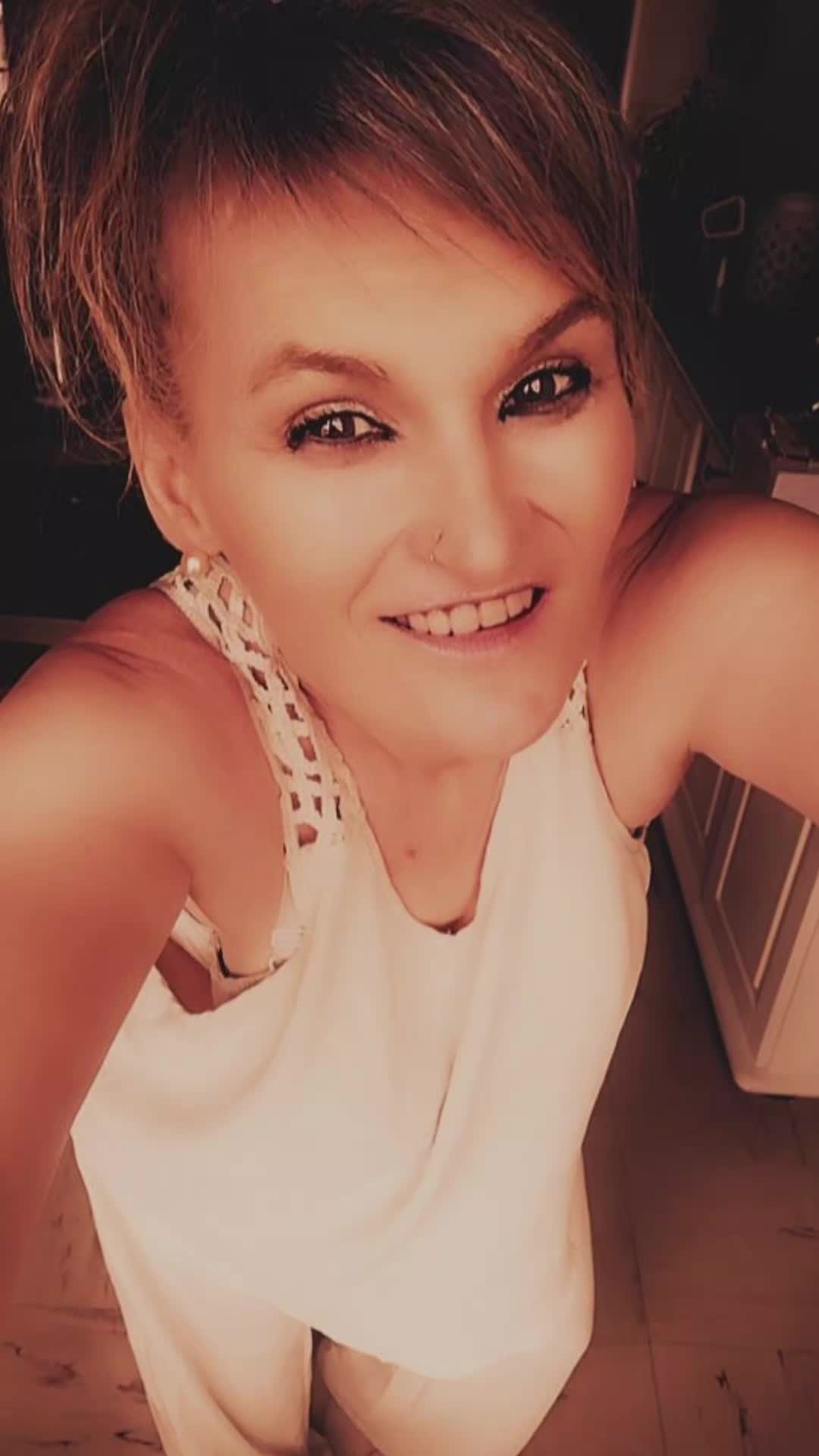 @꧁🌺 Queen~45 🌺꧂