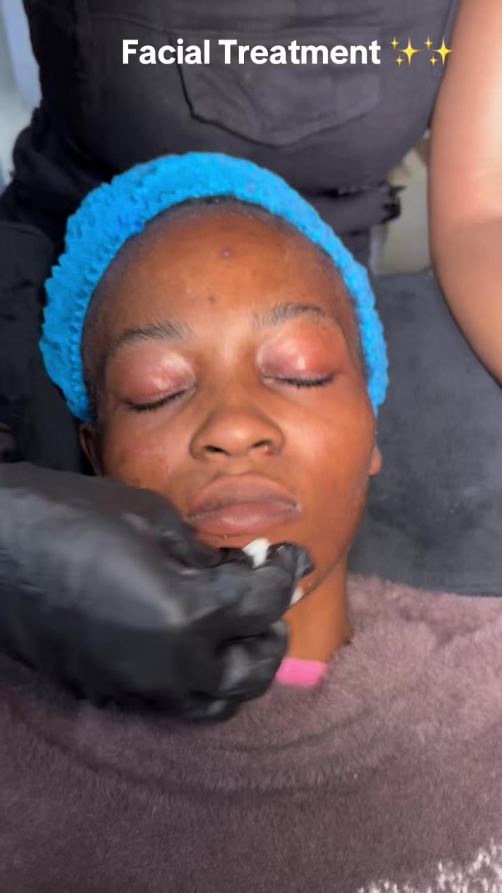 @MAKEUP/HAIRSTYLISTINIBEJULEKKI