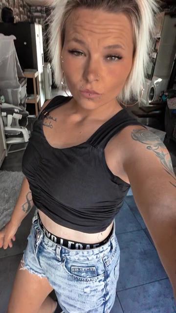 @Vanessa 😈