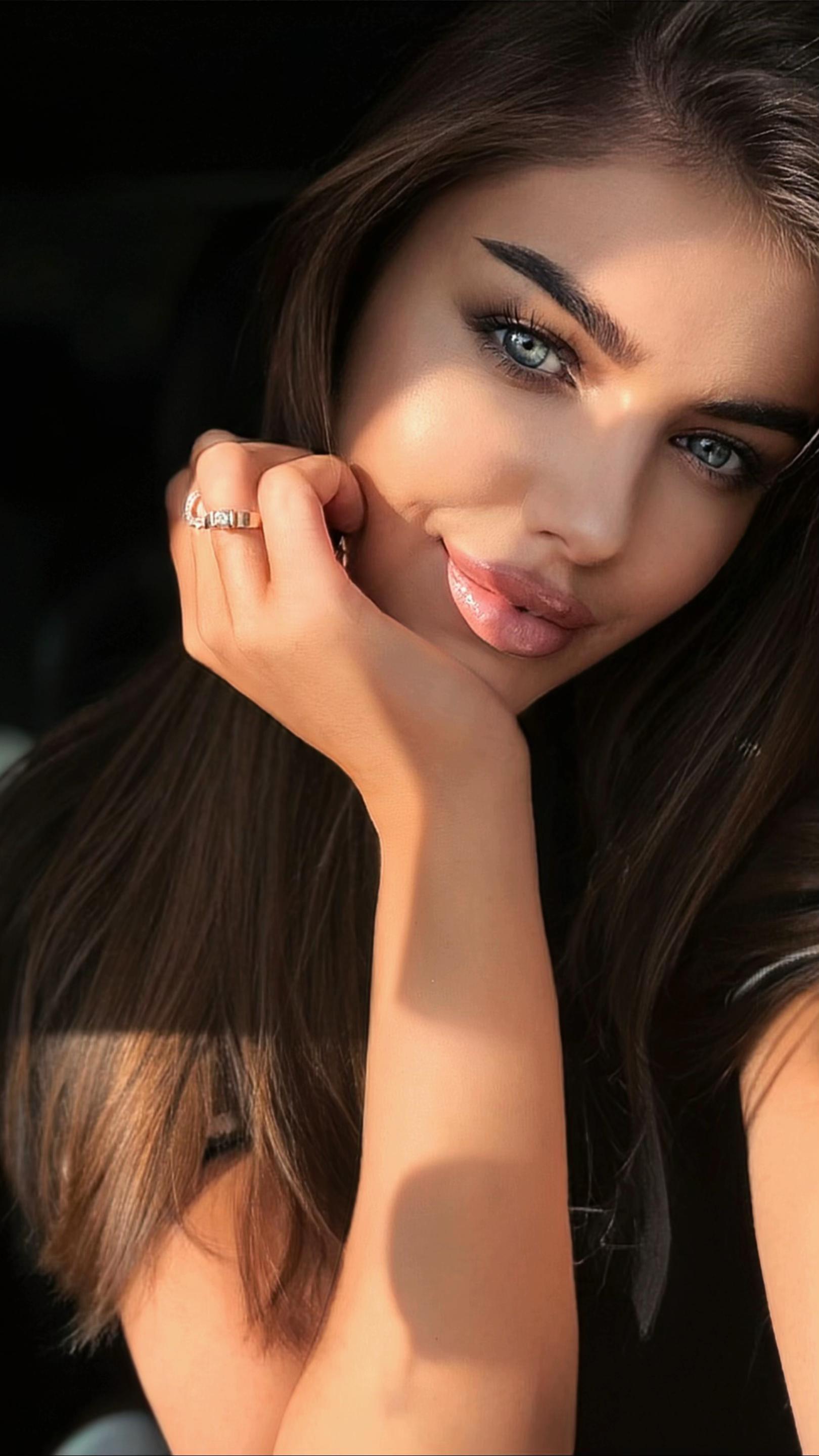 @Viktoriia.