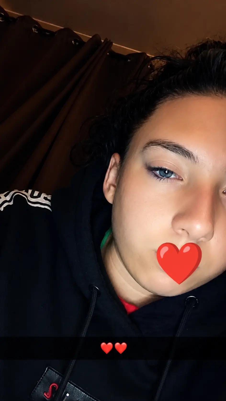 @✨ 𝓘𝓽𝓼 𝓛𝓪𝓾𝓻𝓪 ✨