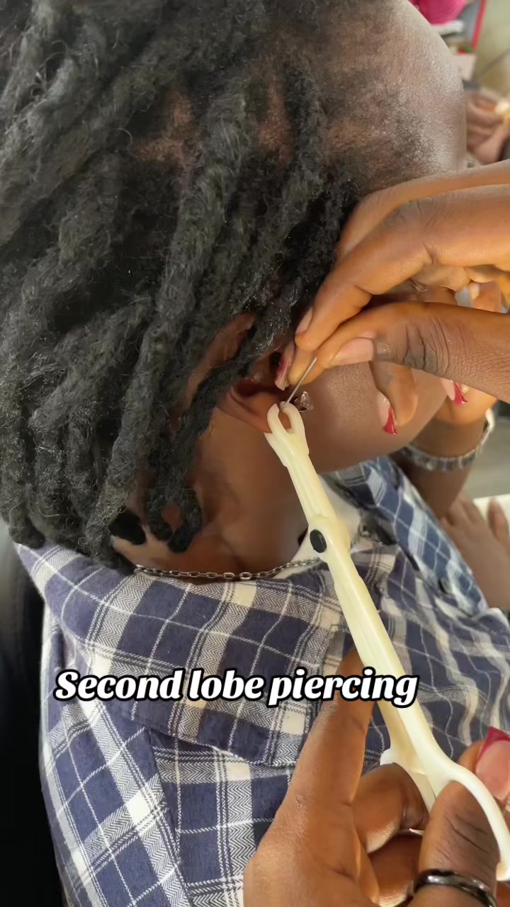 @Piercingbynaza👄💐