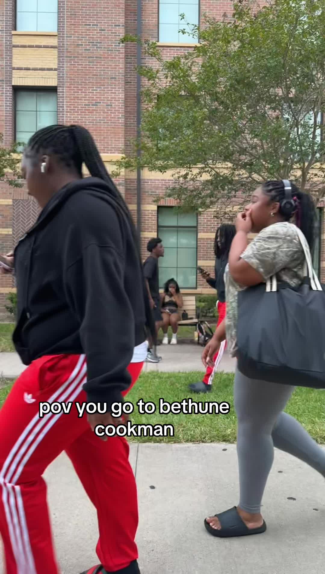 @🤎