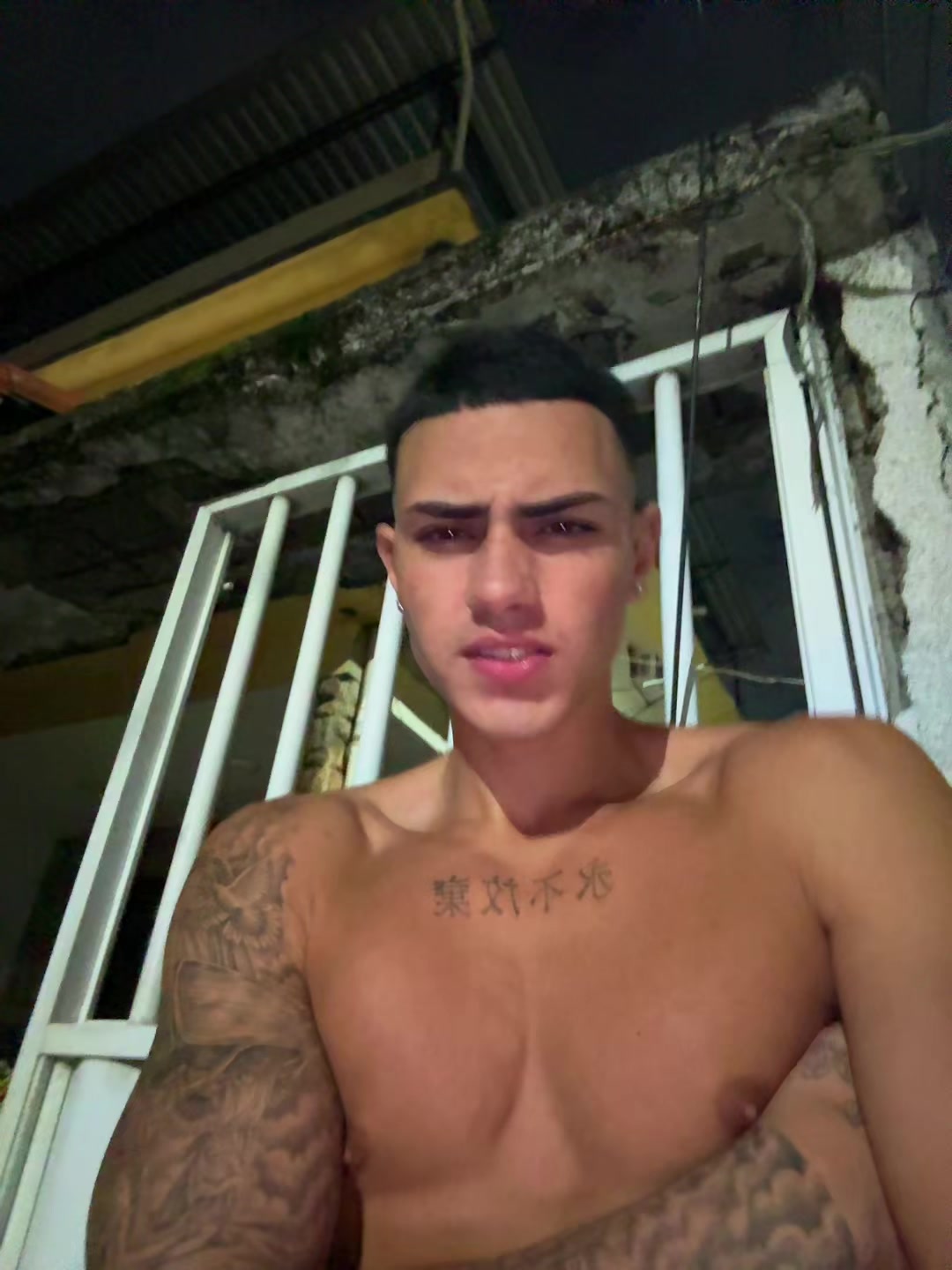@Brando23