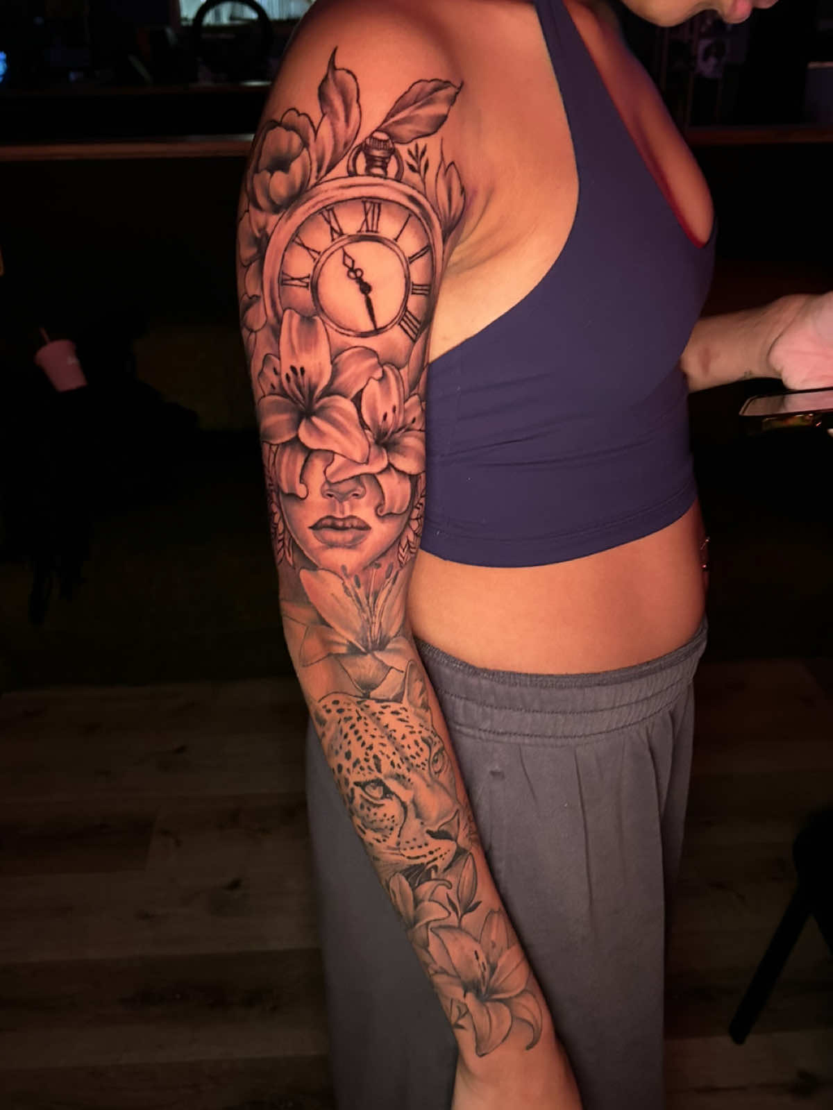 @Mike Tattoo artist