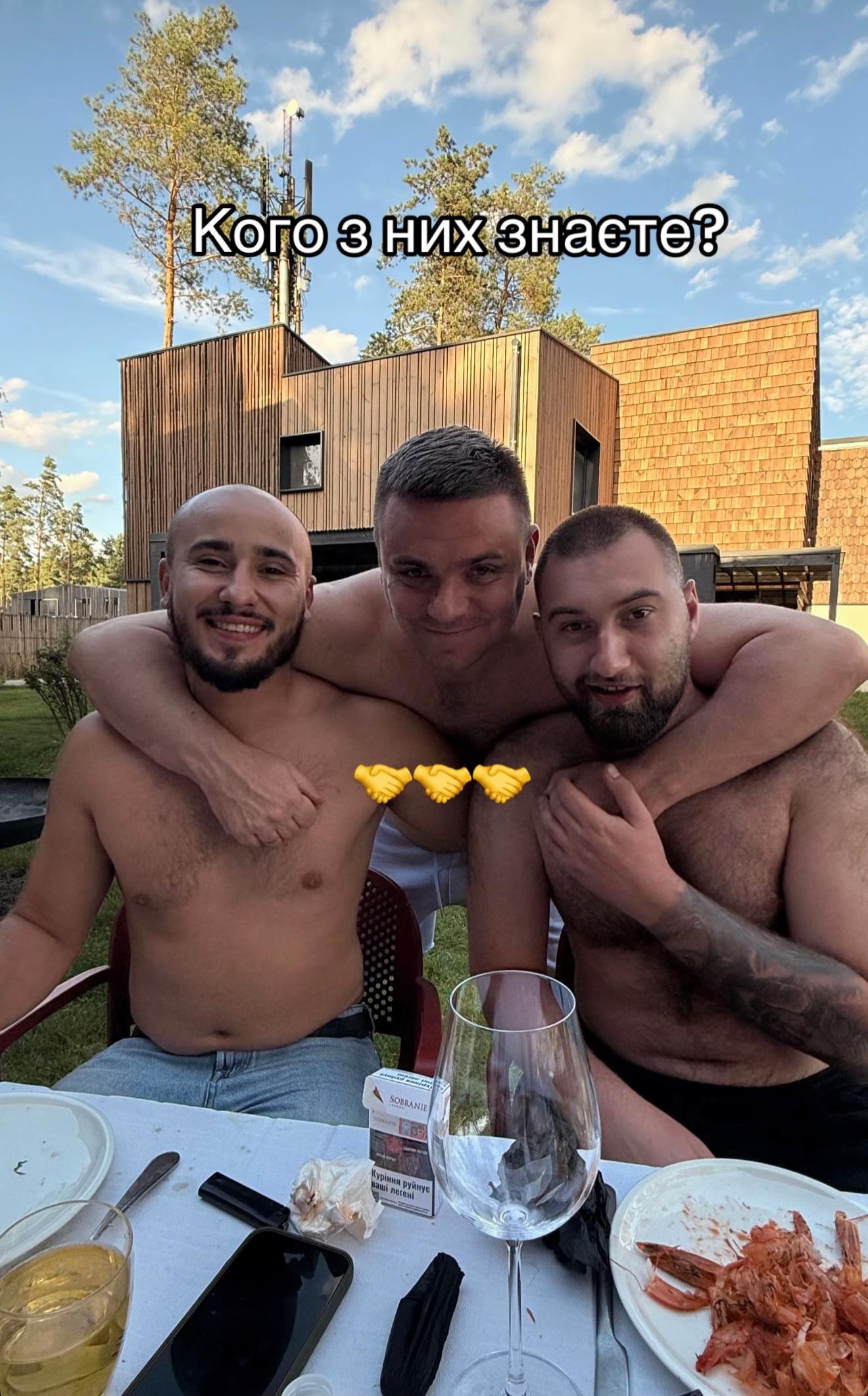 @_rebziki_