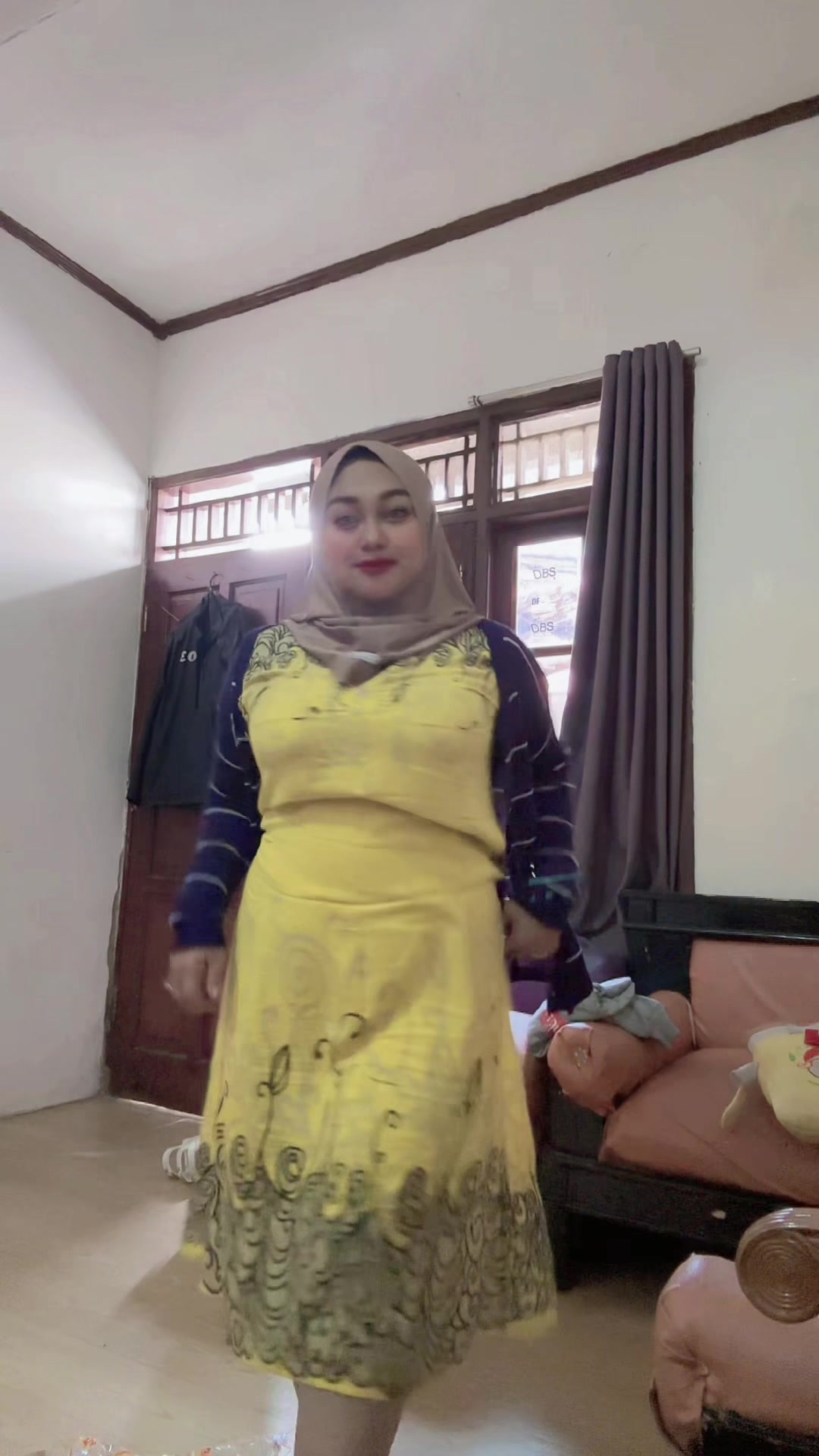 @momihzahwavarel
