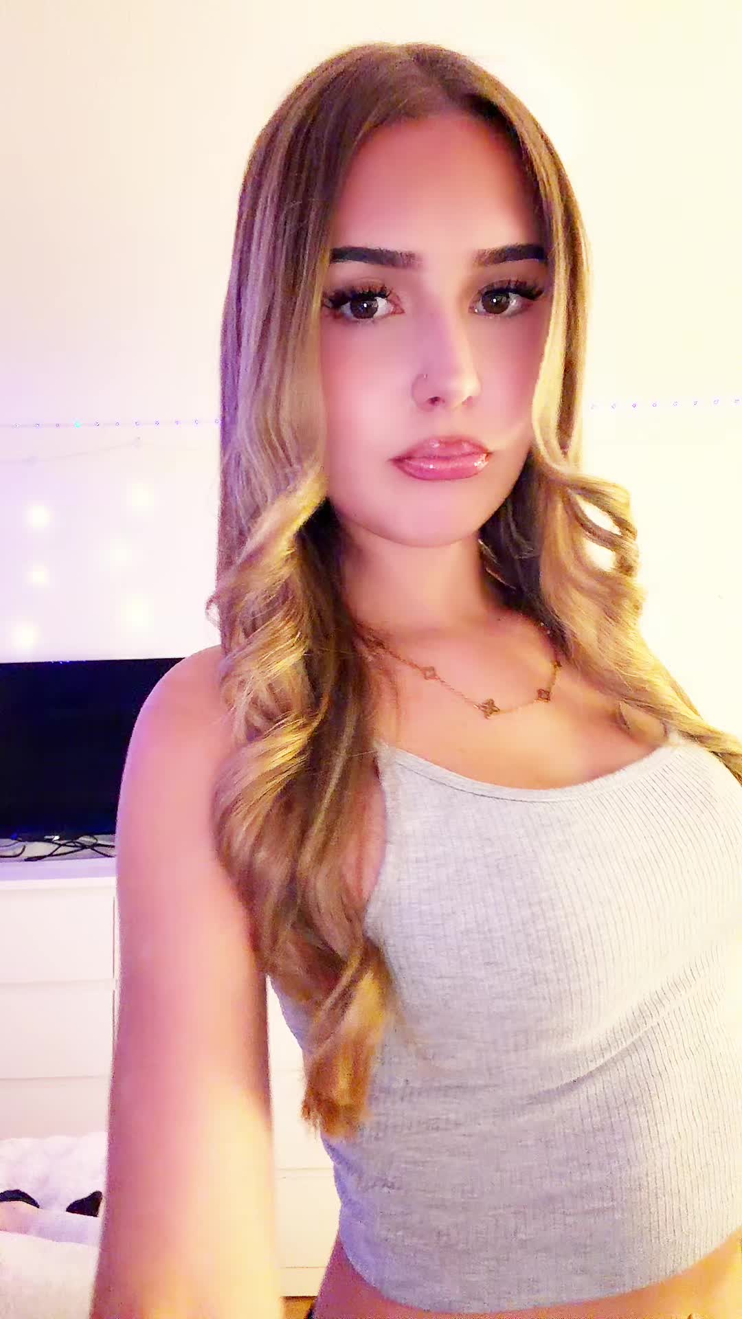 @𝐕𝐚𝐧𝐞𝐬𝐬𝐚
