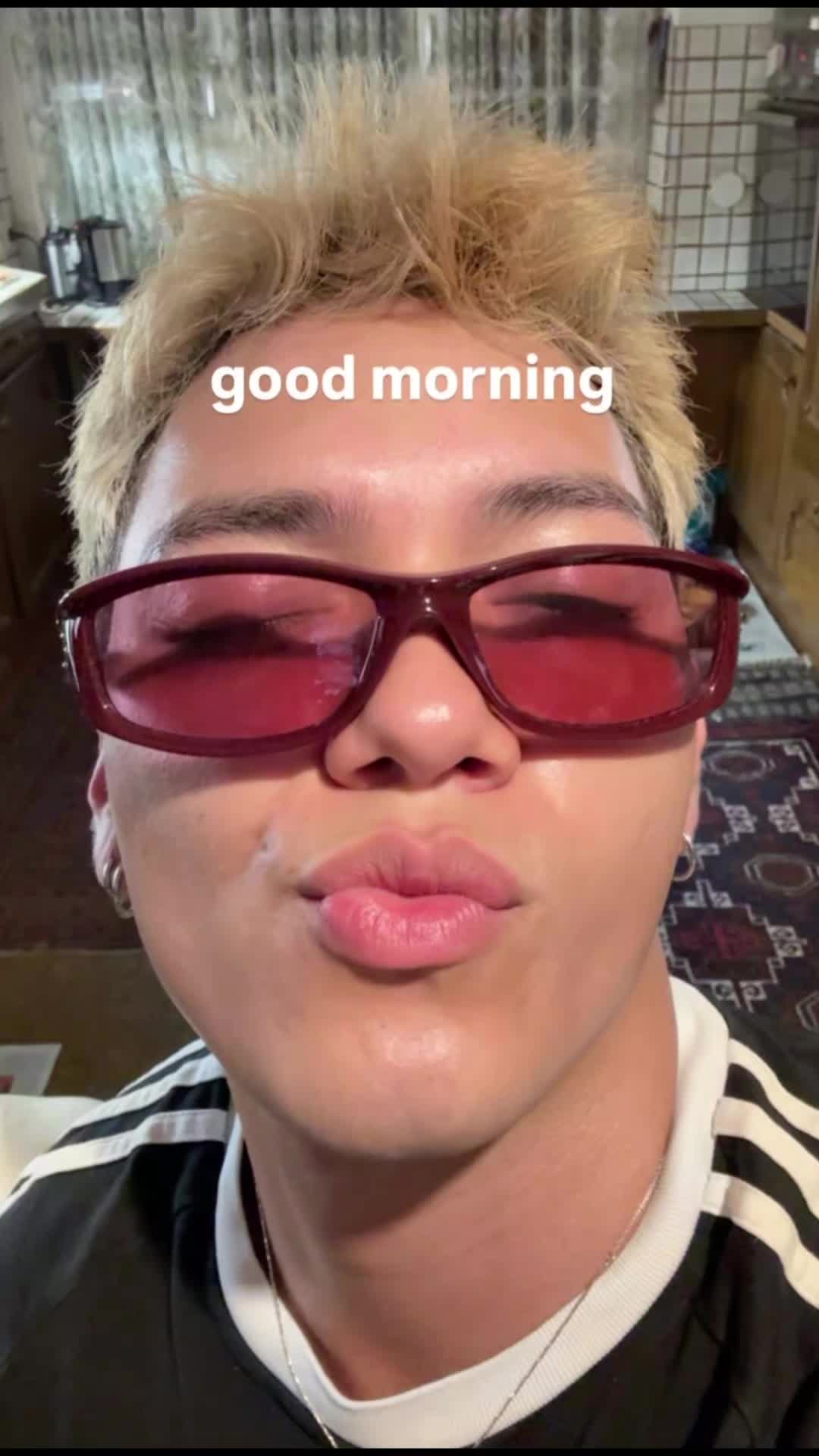 @momo