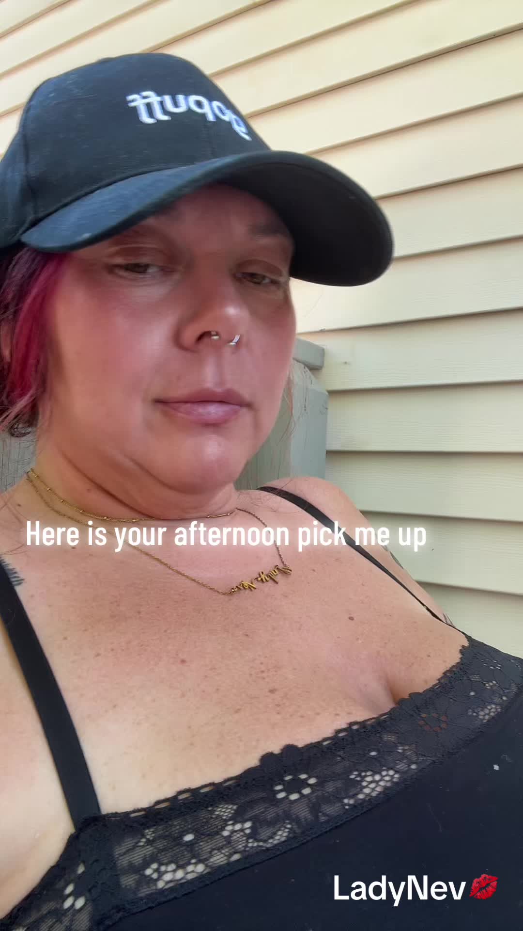 @LadyNev💋
