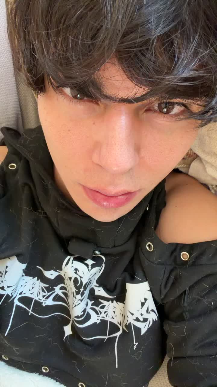 @Ari 🖤