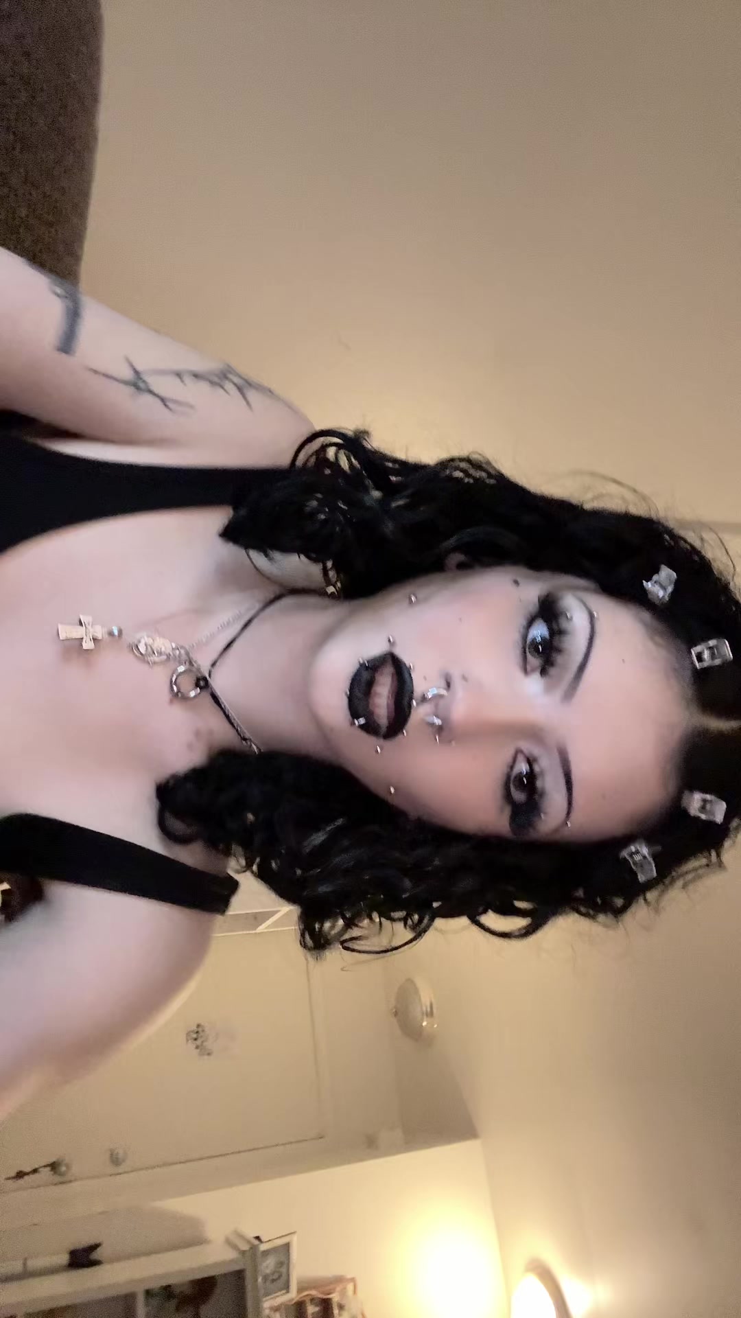 @miss.porcelain_