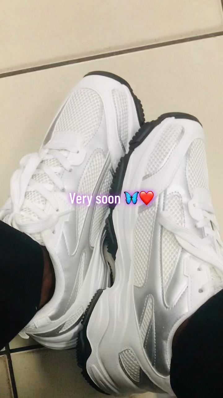 @Lizzie 🦋🥰