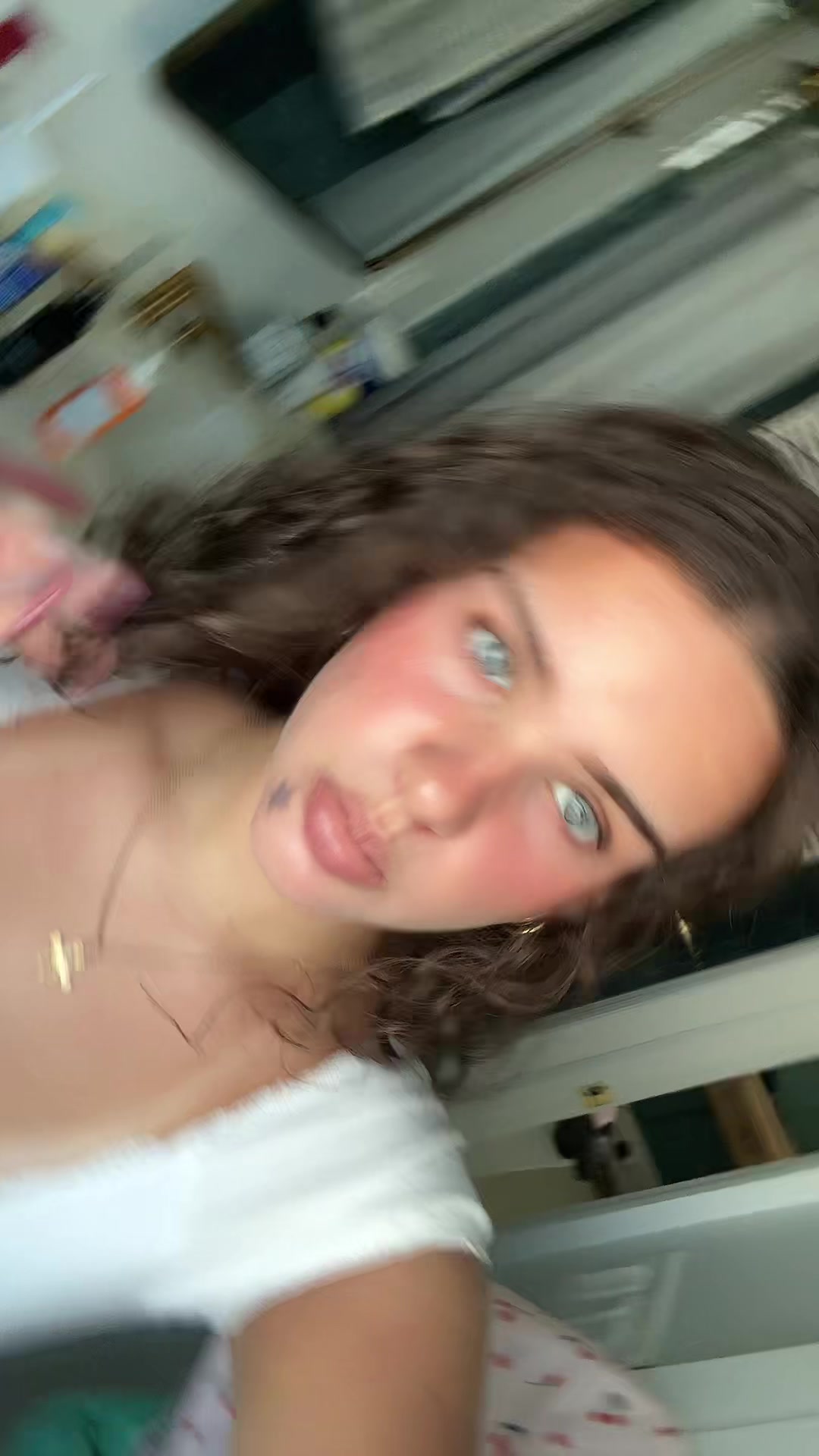 @⃟