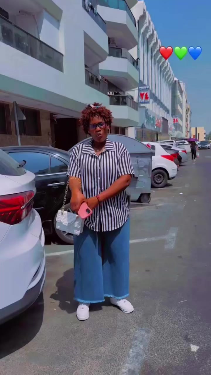 @Leah's fashion🇺🇬🇴🇲🇴🇲