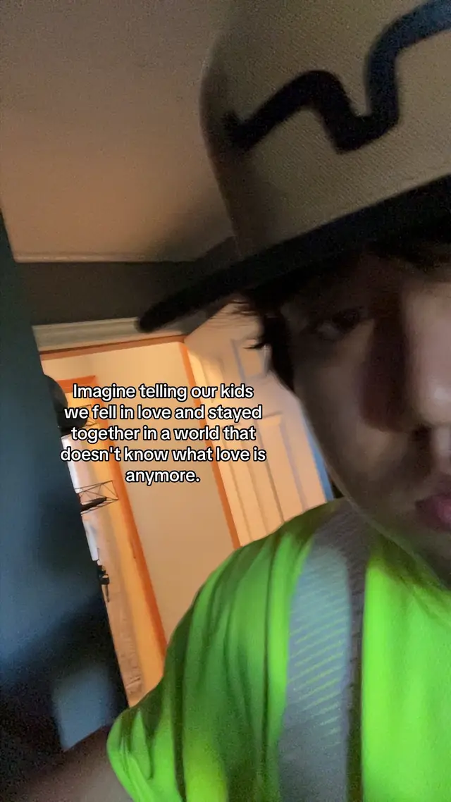 @𝓜𝓲𝓰𝓰𝔂🏄🏻&zwj;♂️