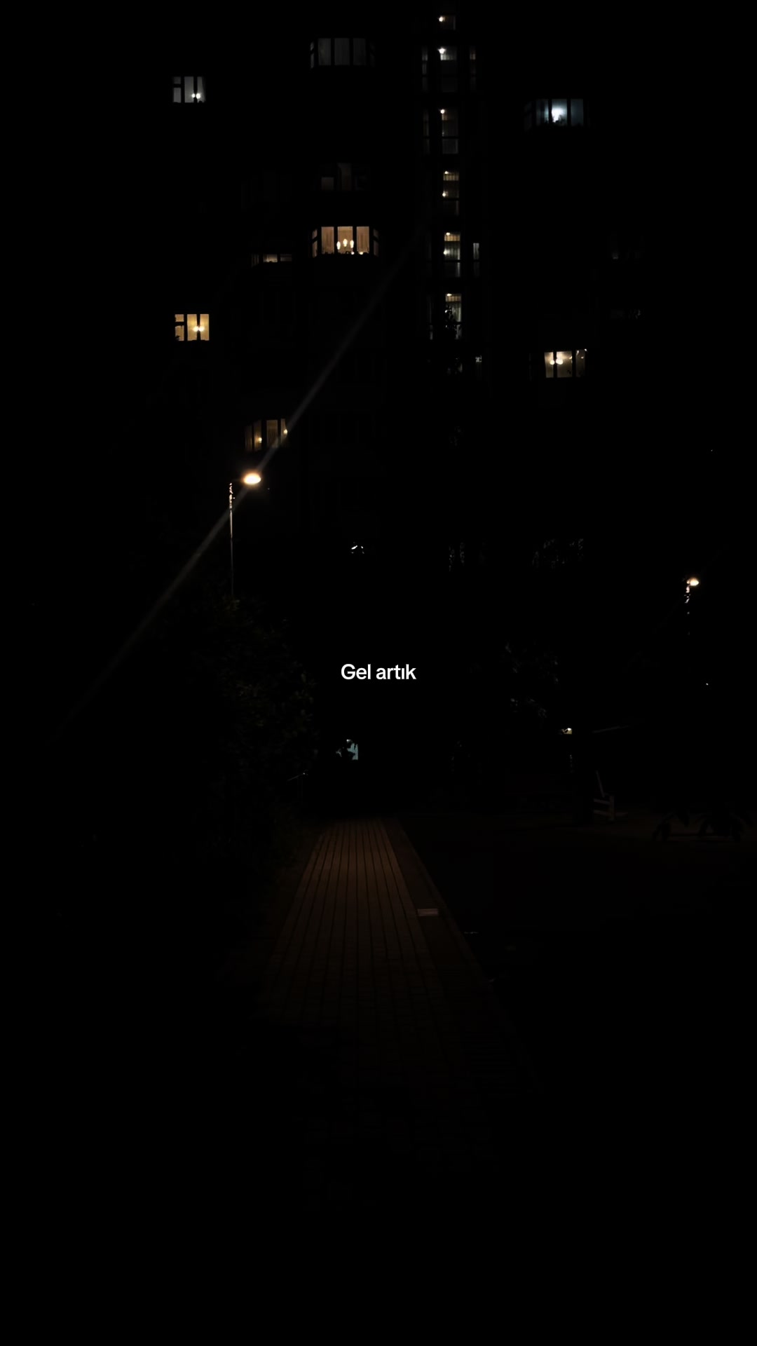 @𝓨.