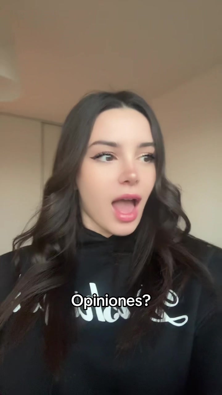 @AlmendraGala