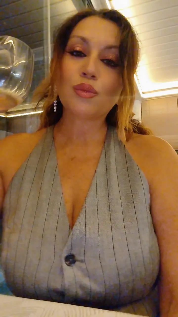 @daniela la corte