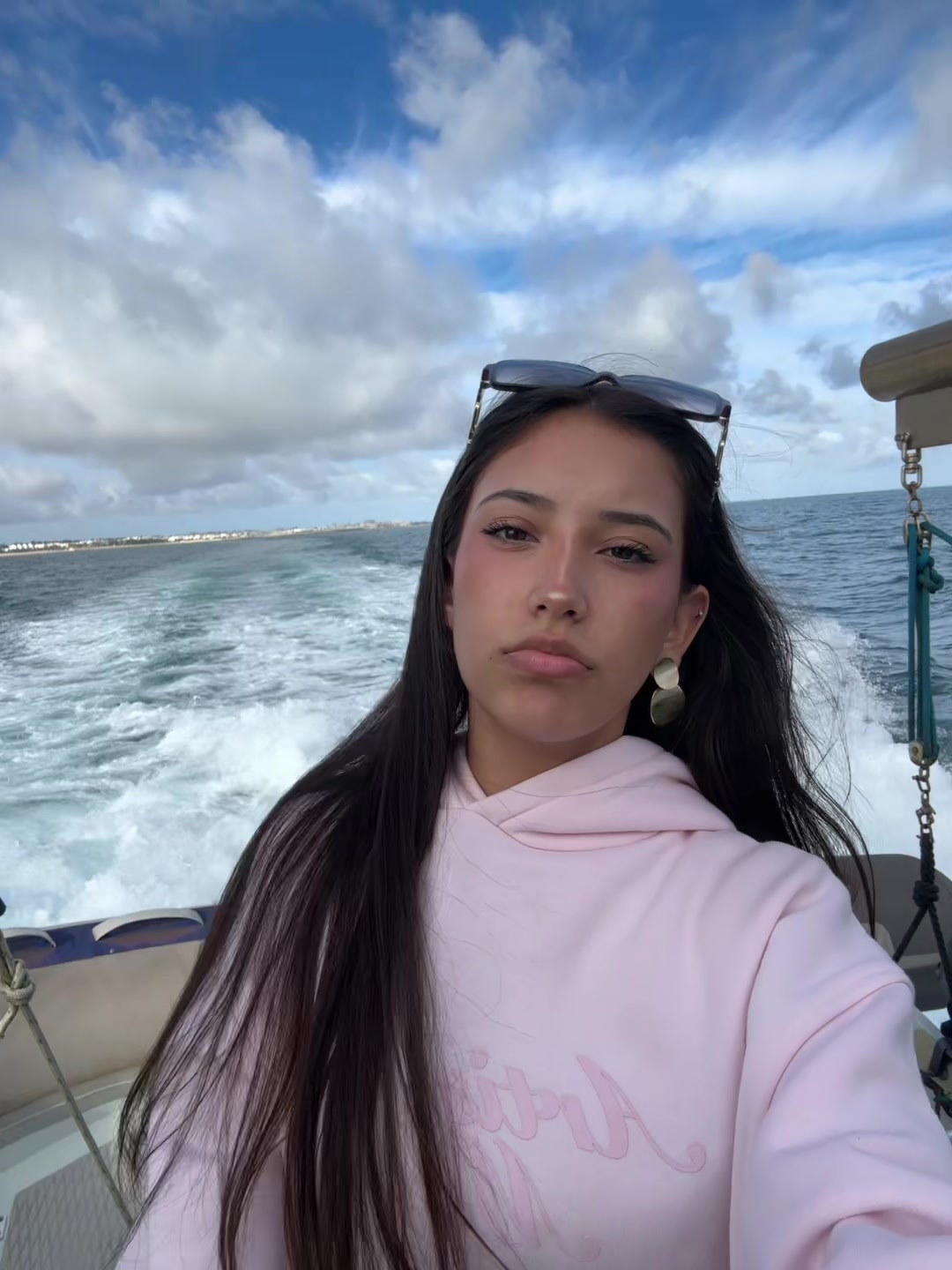 @𝒯𝒽𝑒𝑅𝑒𝒶𝓁𝒟𝒾𝓋𝒶💋