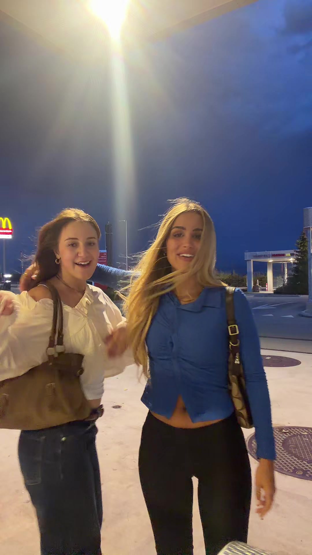 @Alegria