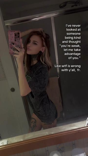 @Tatum Olivia 🖤🍒🦋