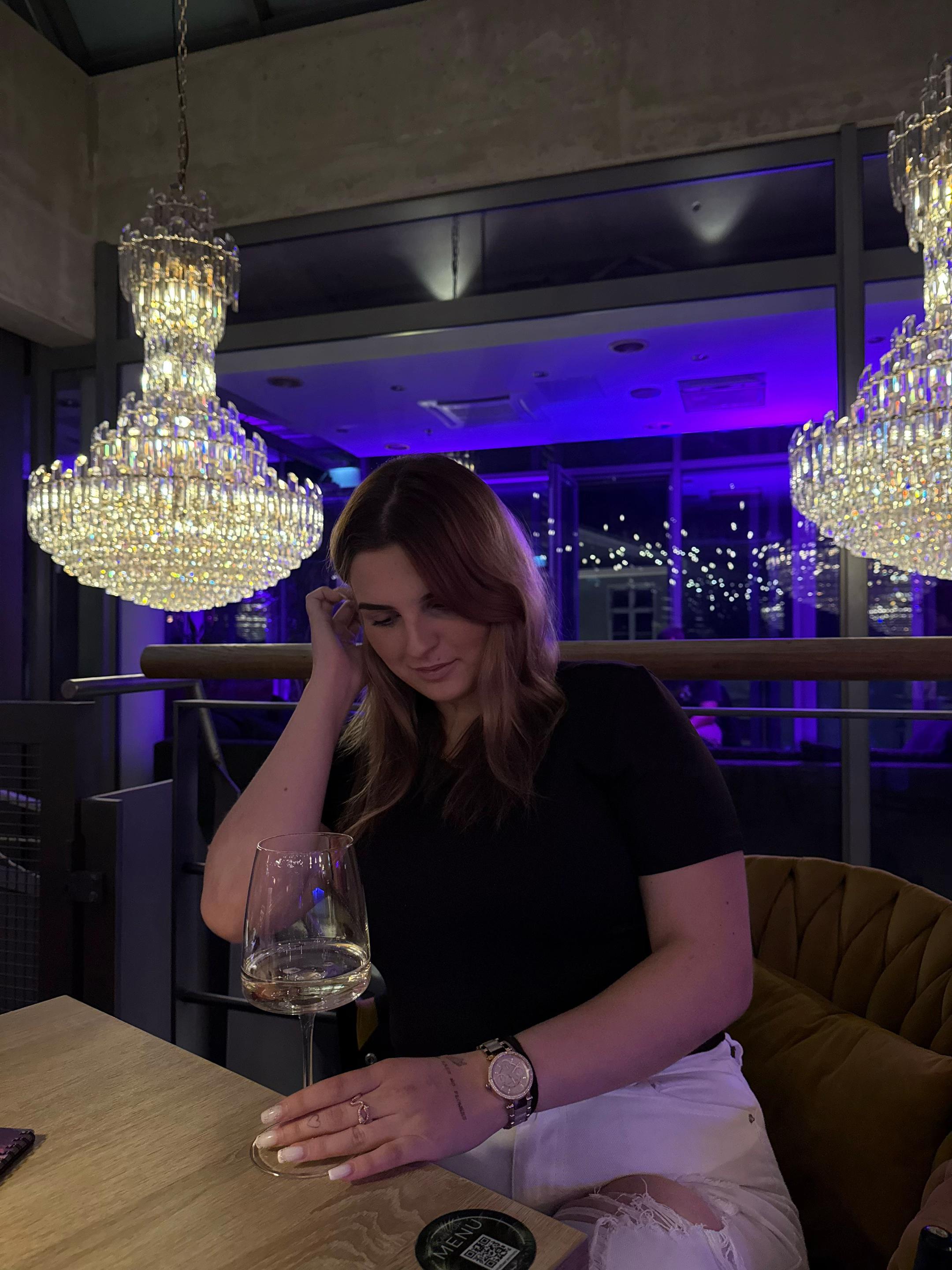 @𝑺𝒂𝒓𝒂🌸