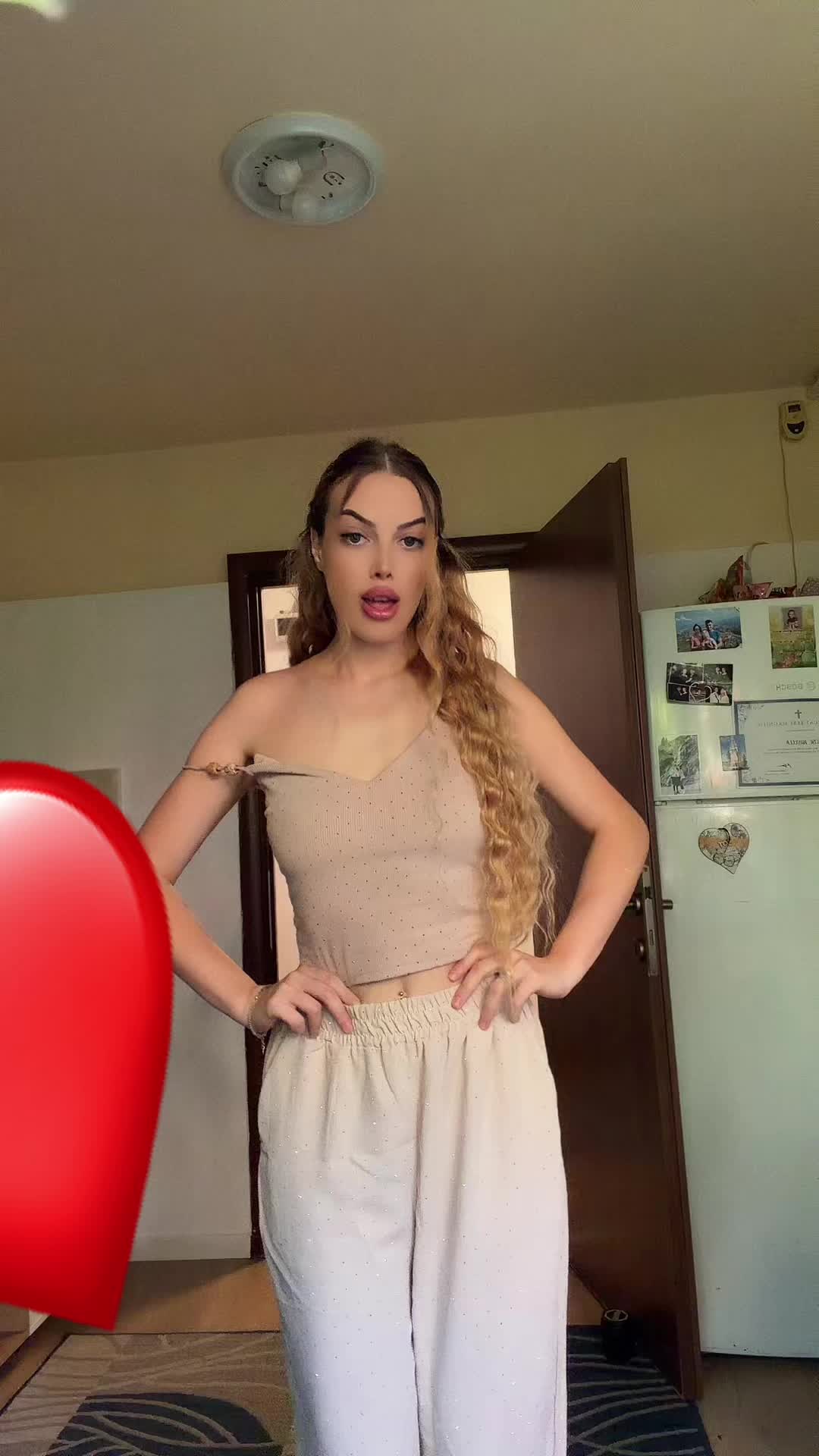 @Larisa AL