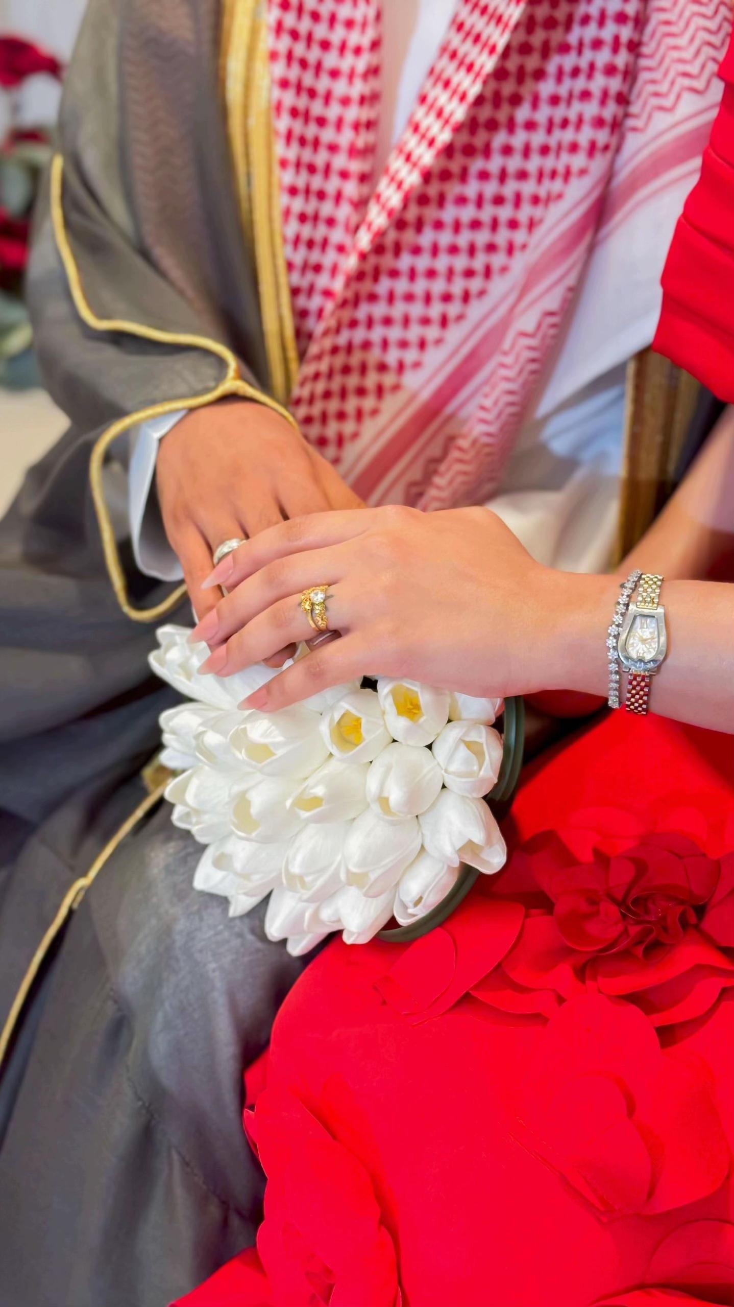 @فساتين  ورد 🌸.