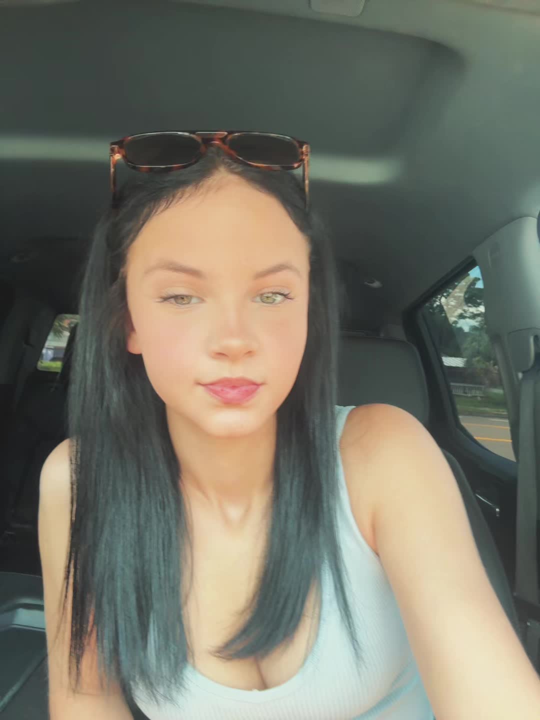 @bella