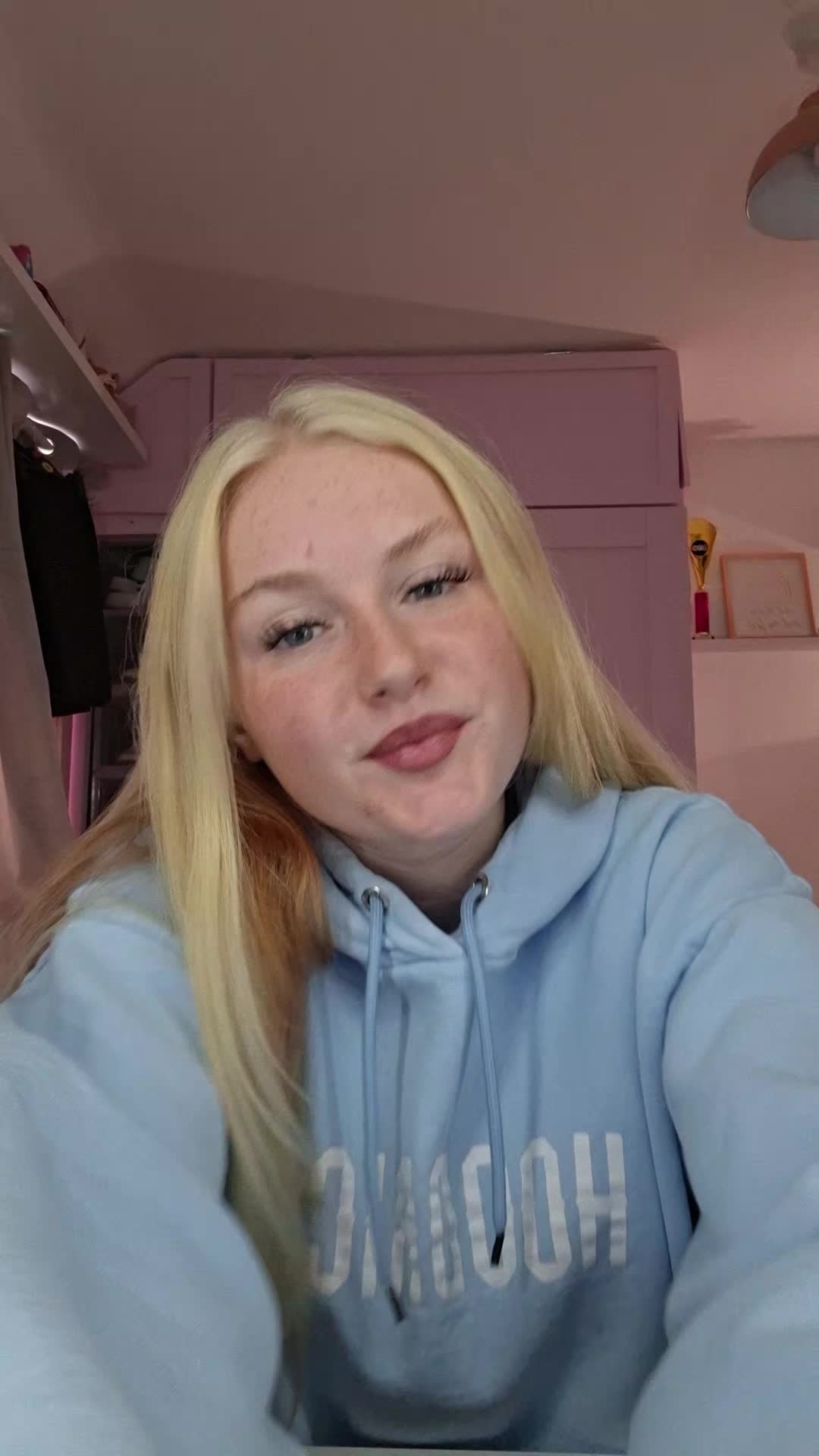 @AnnieLee