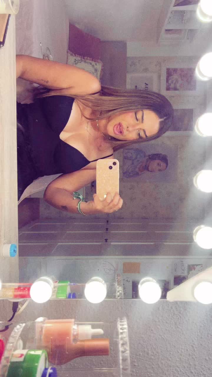 @andreaoviedo