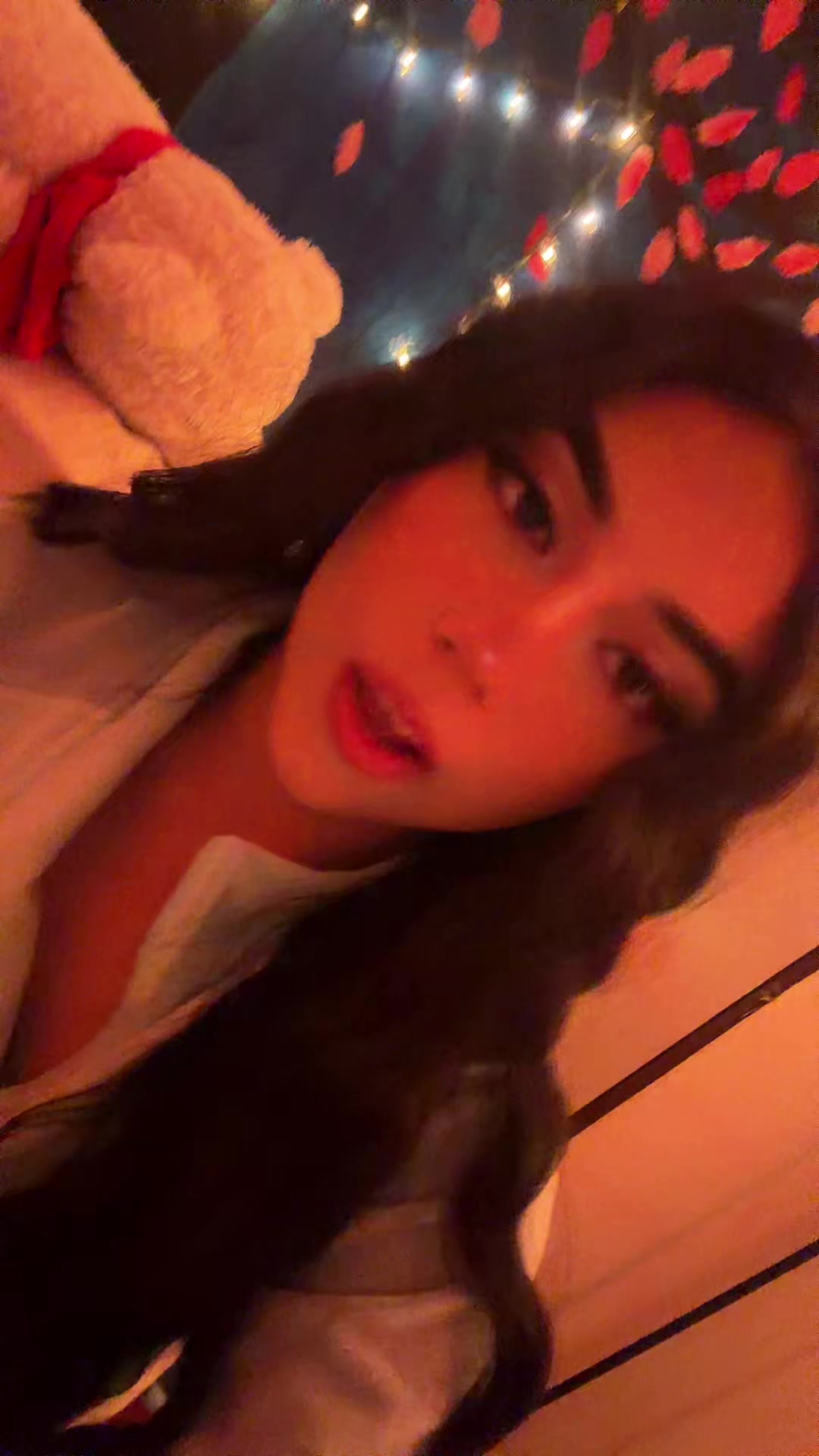 @Vaniafloresシ