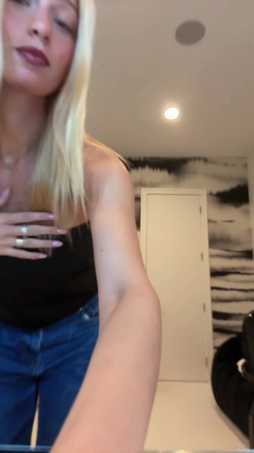 @chloe