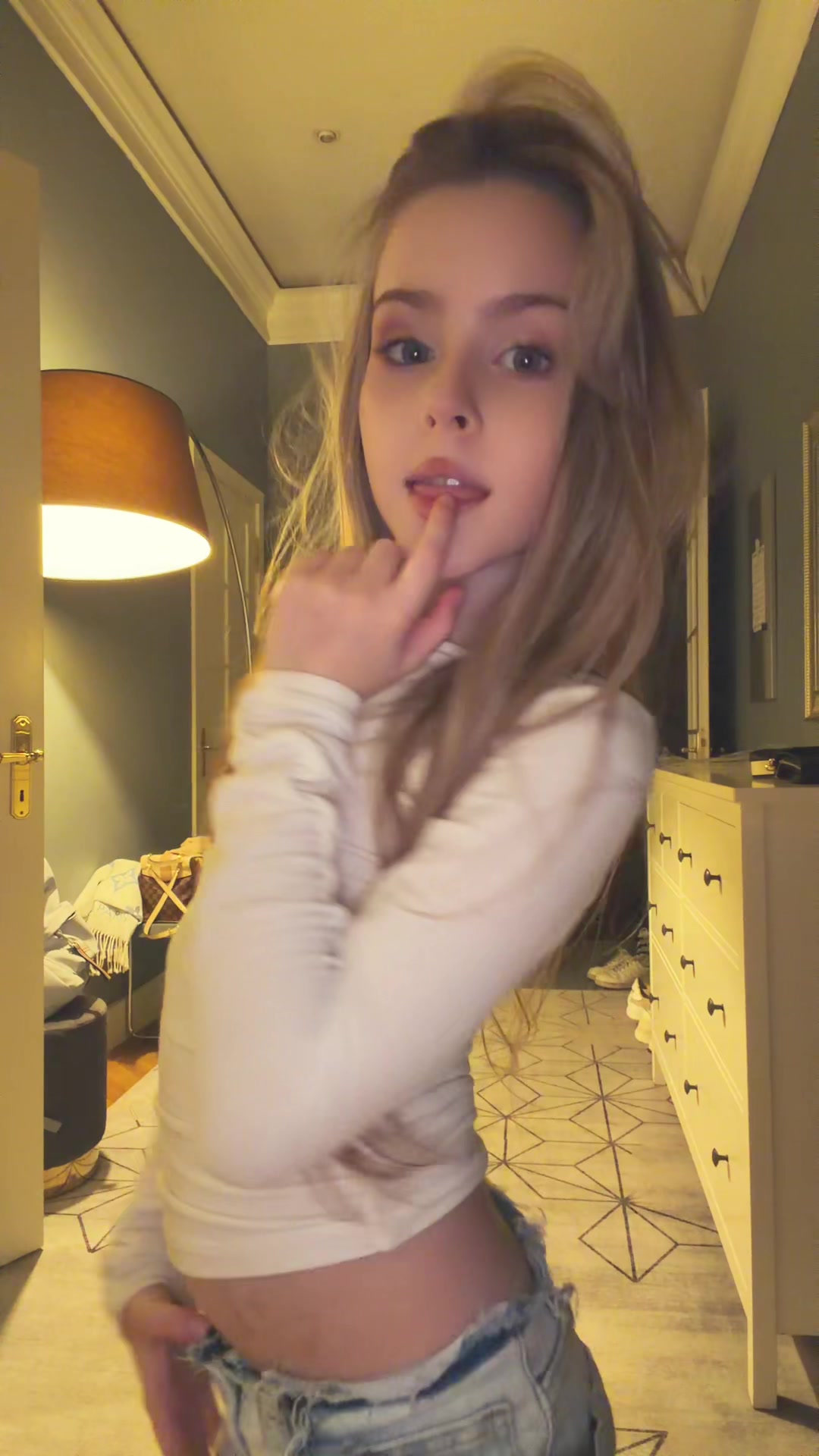 @та самая полина🩷