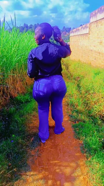 @Nyanchy curvaceous ❣️