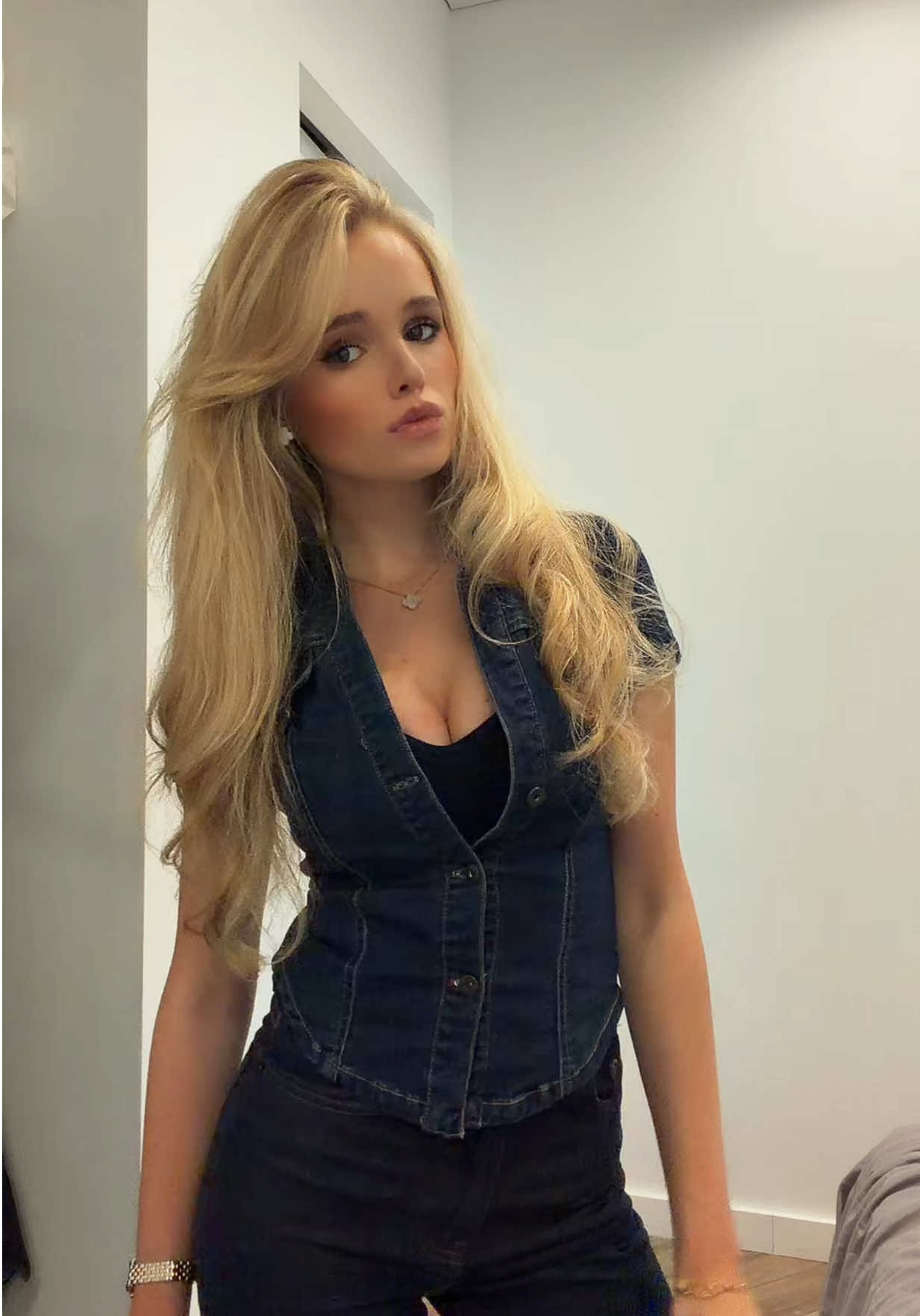 @lilibet