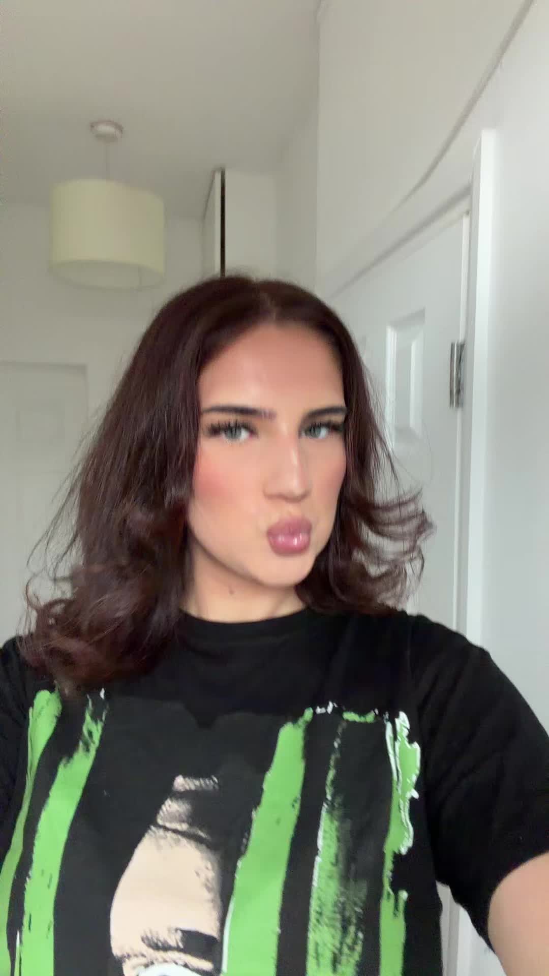 @️