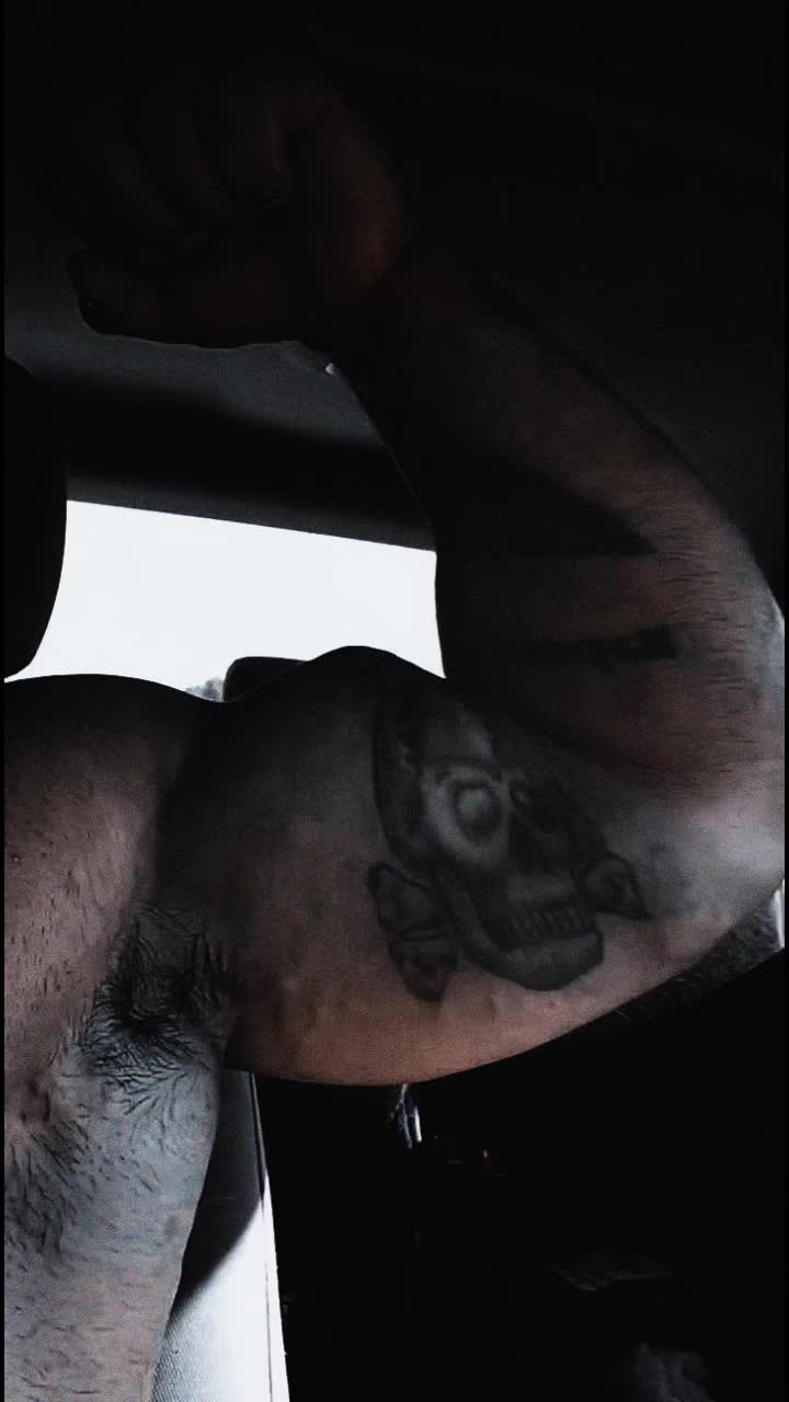 @Flesh_artist_1985