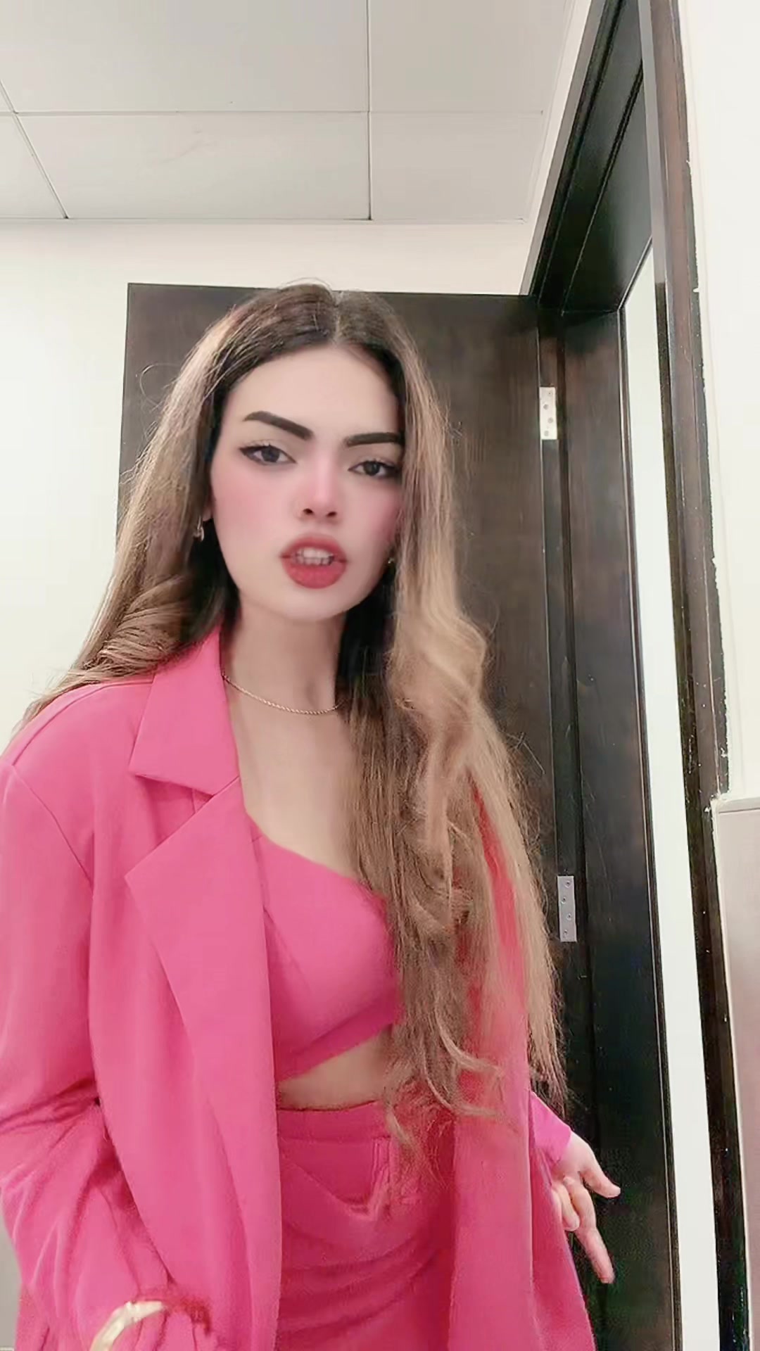 @Dua khan 🇵🇰🇦🇪